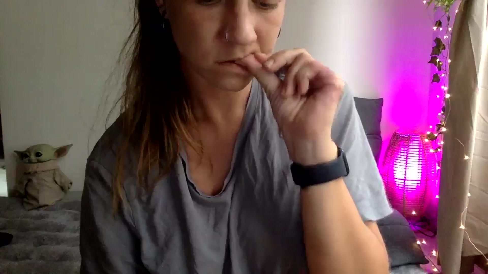 Gallery image thumbnail from Qi_ra's myfreecams stream on, 03/16/2025, 07:14 image 18 of 20