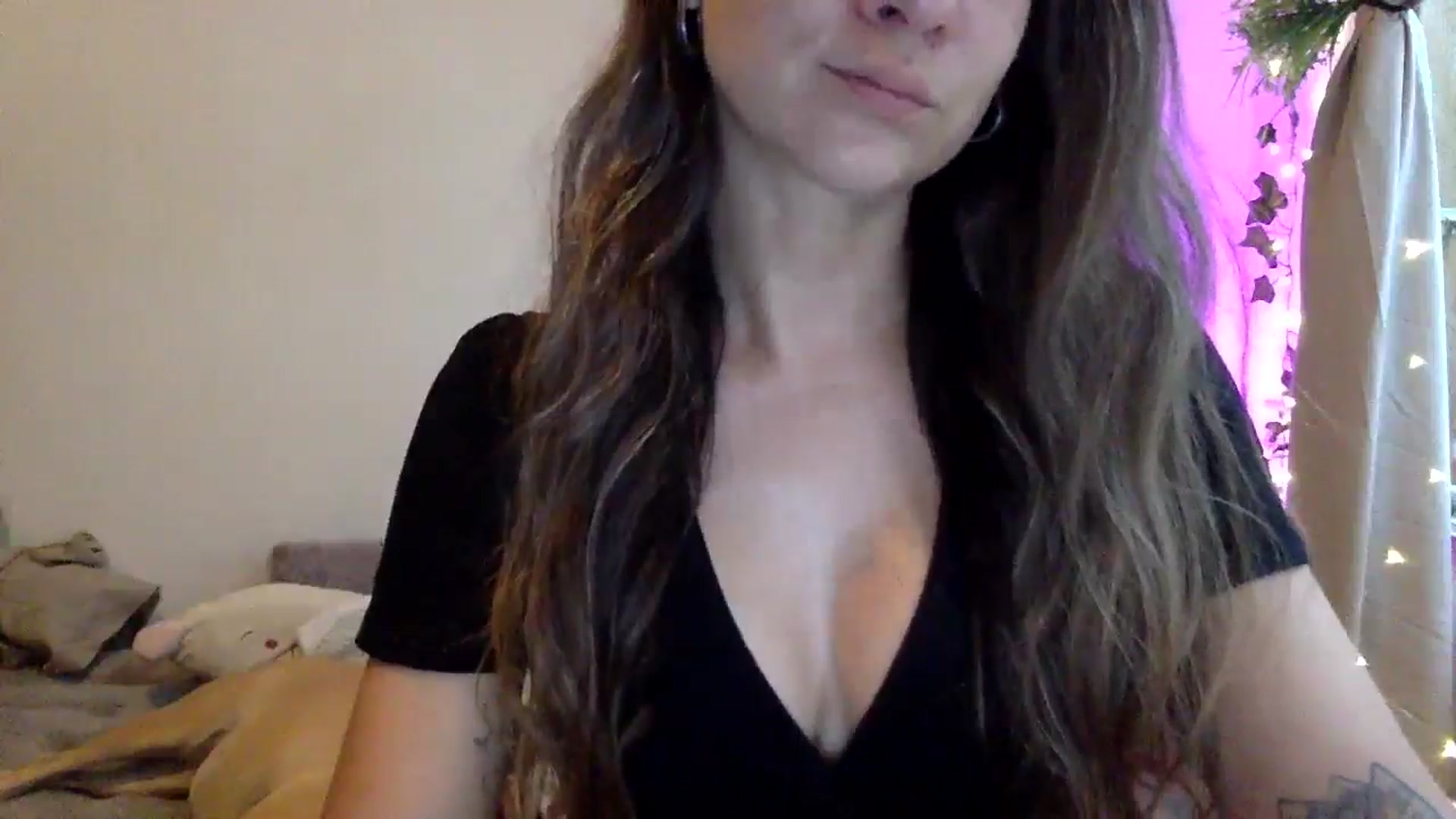 Gallery image thumbnail from Qi_ra's myfreecams stream on, 03/20/2025, 10:39 image 9 of 20