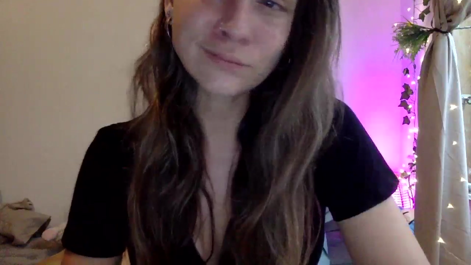 Gallery image thumbnail from Qi_ra's myfreecams stream on, 03/20/2025, 10:39 image 5 of 20