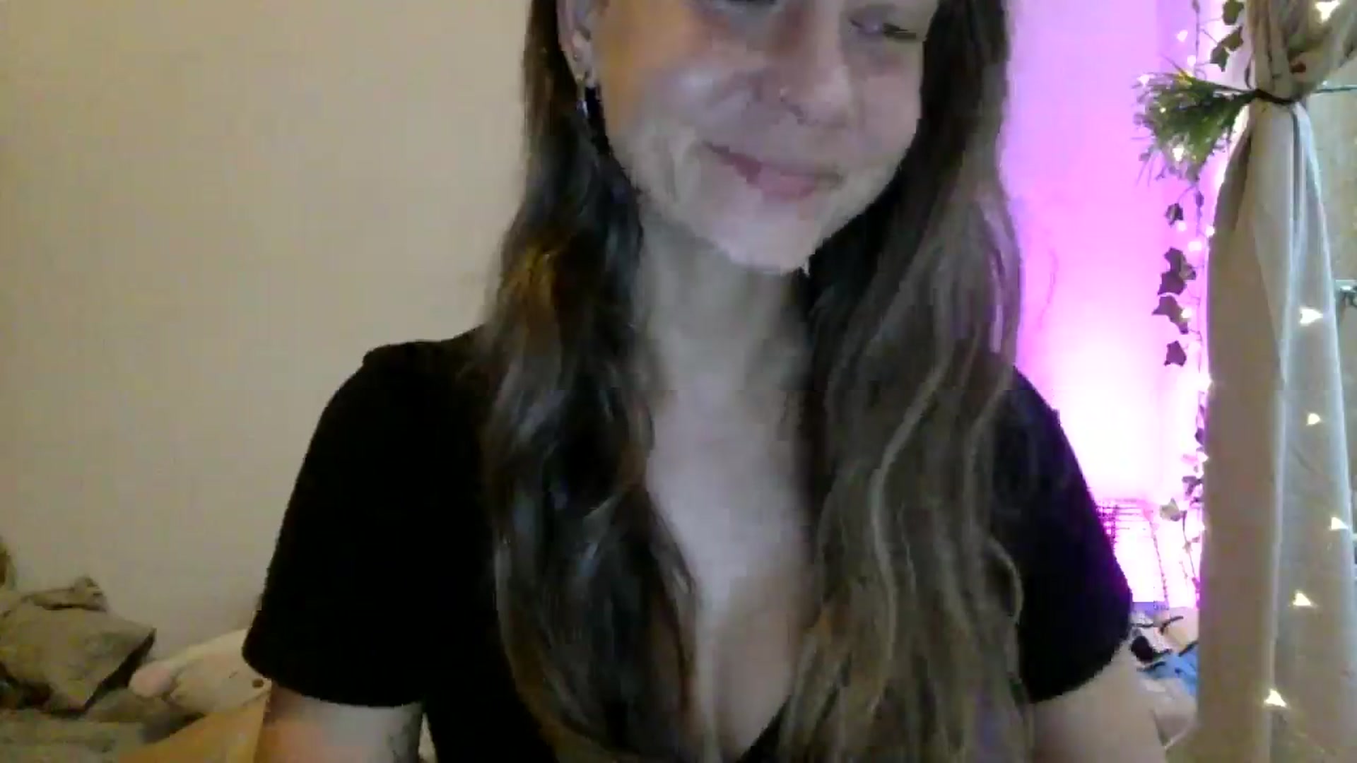 Gallery image thumbnail from Qi_ra's myfreecams stream on, 03/20/2025, 10:39 image 14 of 20