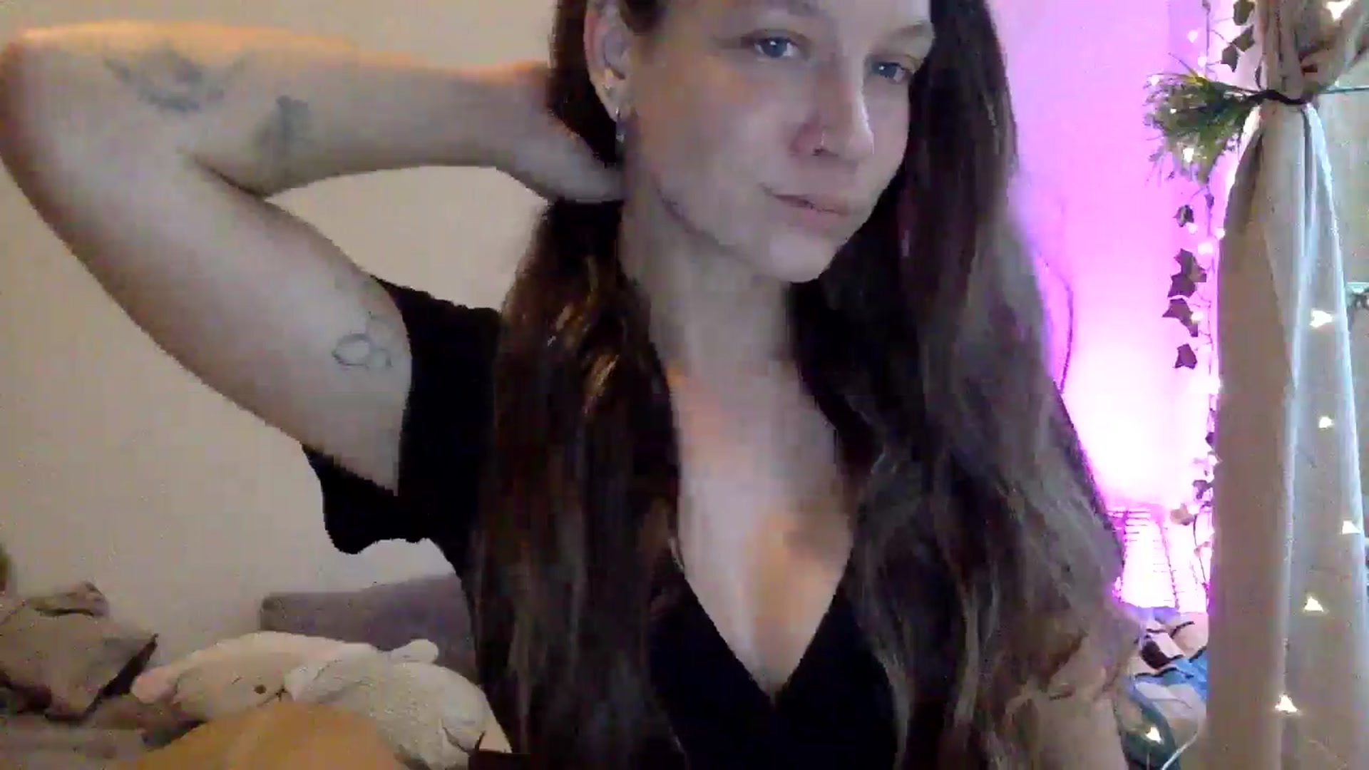 Gallery image thumbnail from Qi_ra's myfreecams stream on, 03/20/2025, 10:39 image 11 of 20