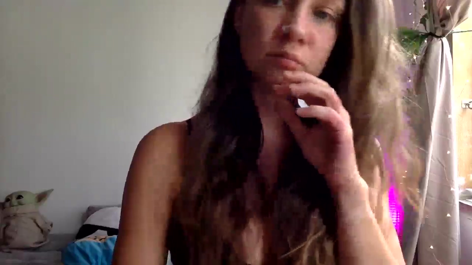 Gallery image thumbnail from Qi_ra's myfreecams stream on, 03/23/2025, 09:09 image 12 of 20
