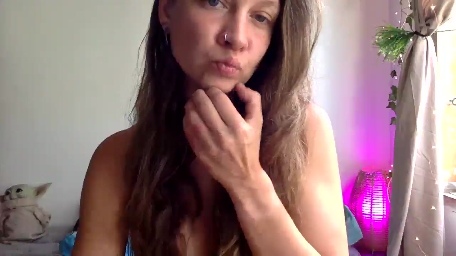 Gallery image thumbnail from Qi_ra's myfreecams stream on, 03/23/2025, 09:09 image 9 of 20