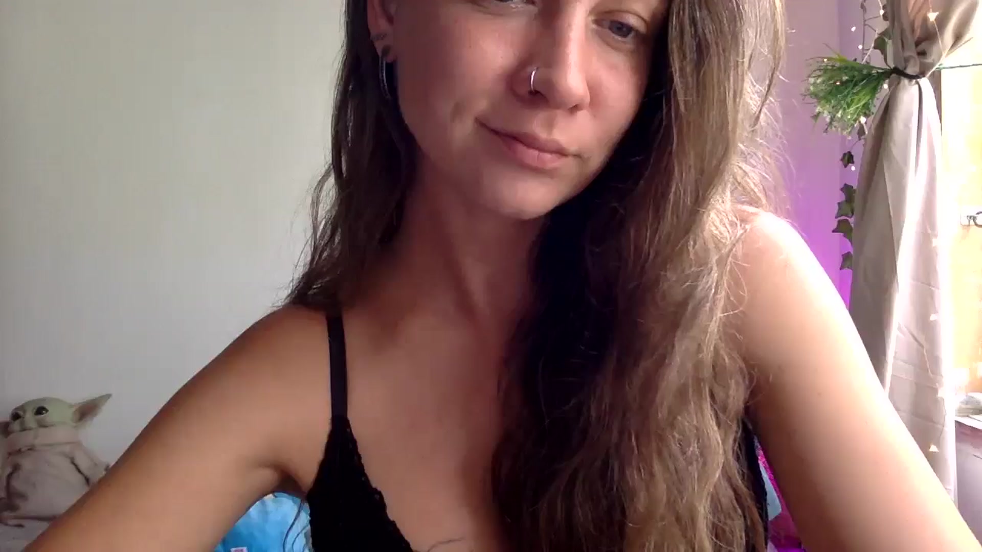 Gallery image thumbnail from Qi_ra's myfreecams stream on, 03/23/2025, 09:09 image 16 of 20