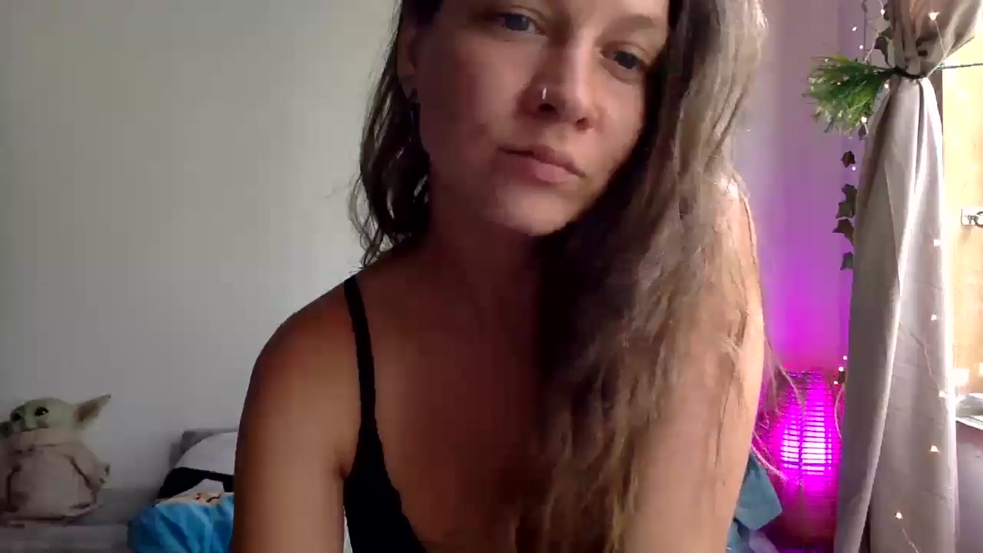 Gallery image thumbnail from Qi_ra's myfreecams stream on, 03/23/2025, 09:09 image 6 of 20