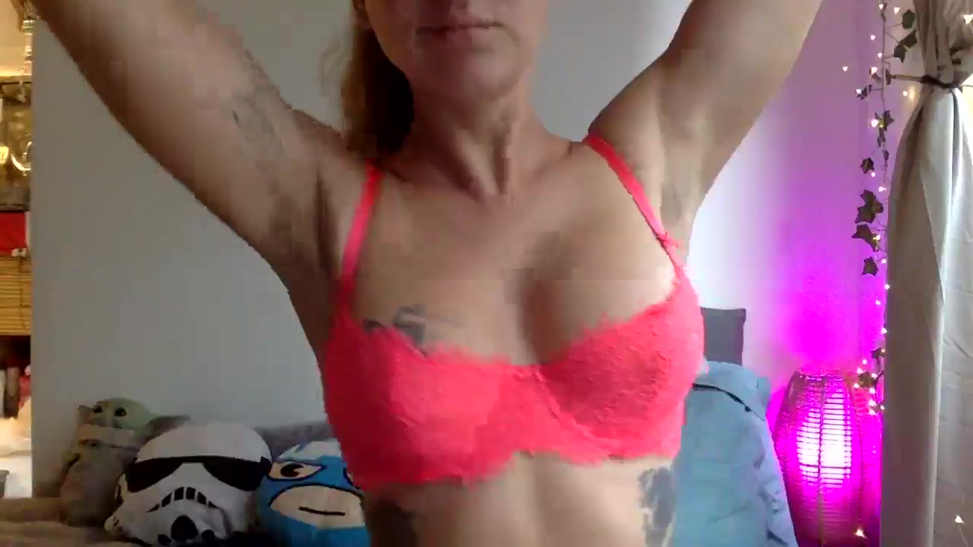 Gallery image thumbnail from Qi_ra's myfreecams stream on, 03/27/2025, 23:18 image 10 of 20