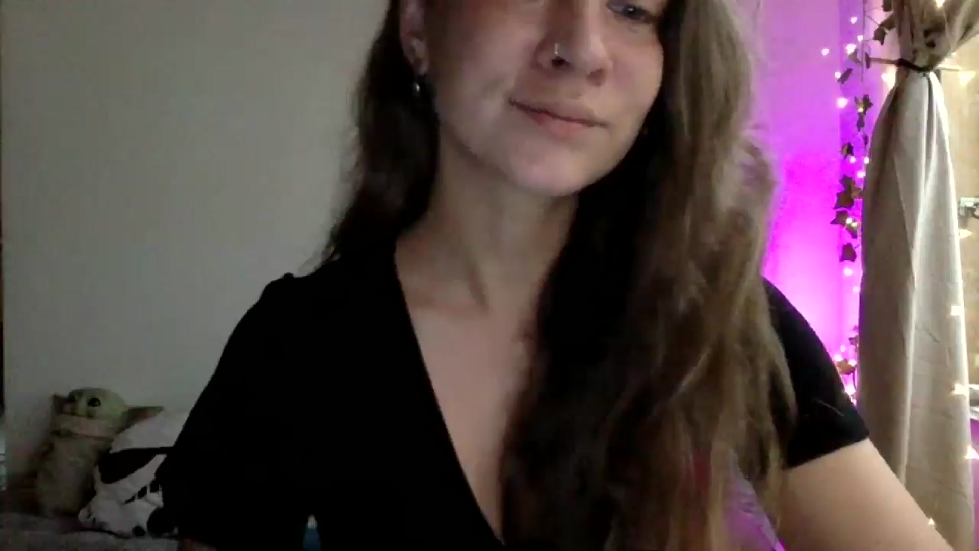 Gallery image thumbnail from Qi_ra's myfreecams stream on, 03/30/2025, 23:23 image 17 of 20