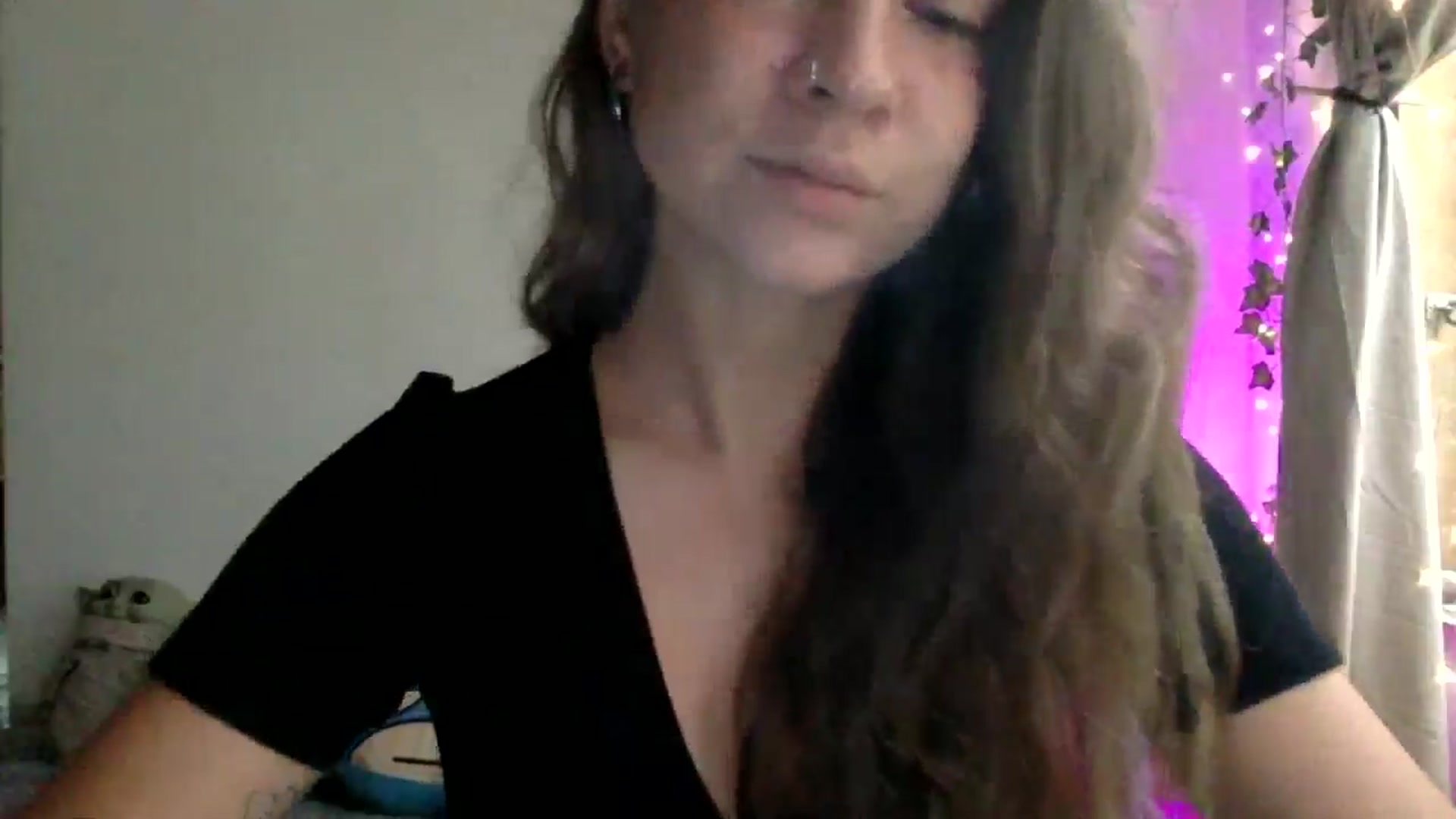 Gallery image thumbnail from Qi_ra's myfreecams stream on, 03/30/2025, 23:23 image 11 of 20