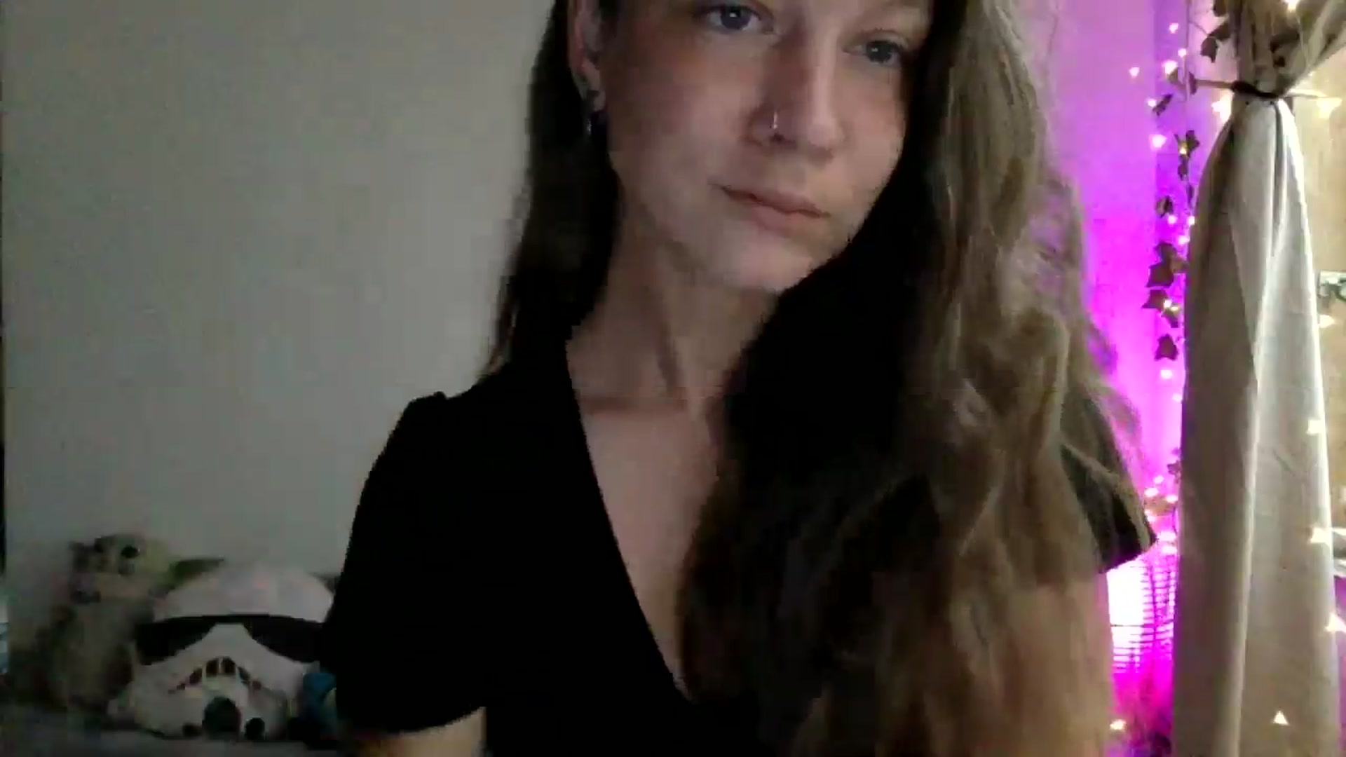 Gallery image thumbnail from Qi_ra's myfreecams stream on, 03/30/2025, 23:23 image 19 of 20