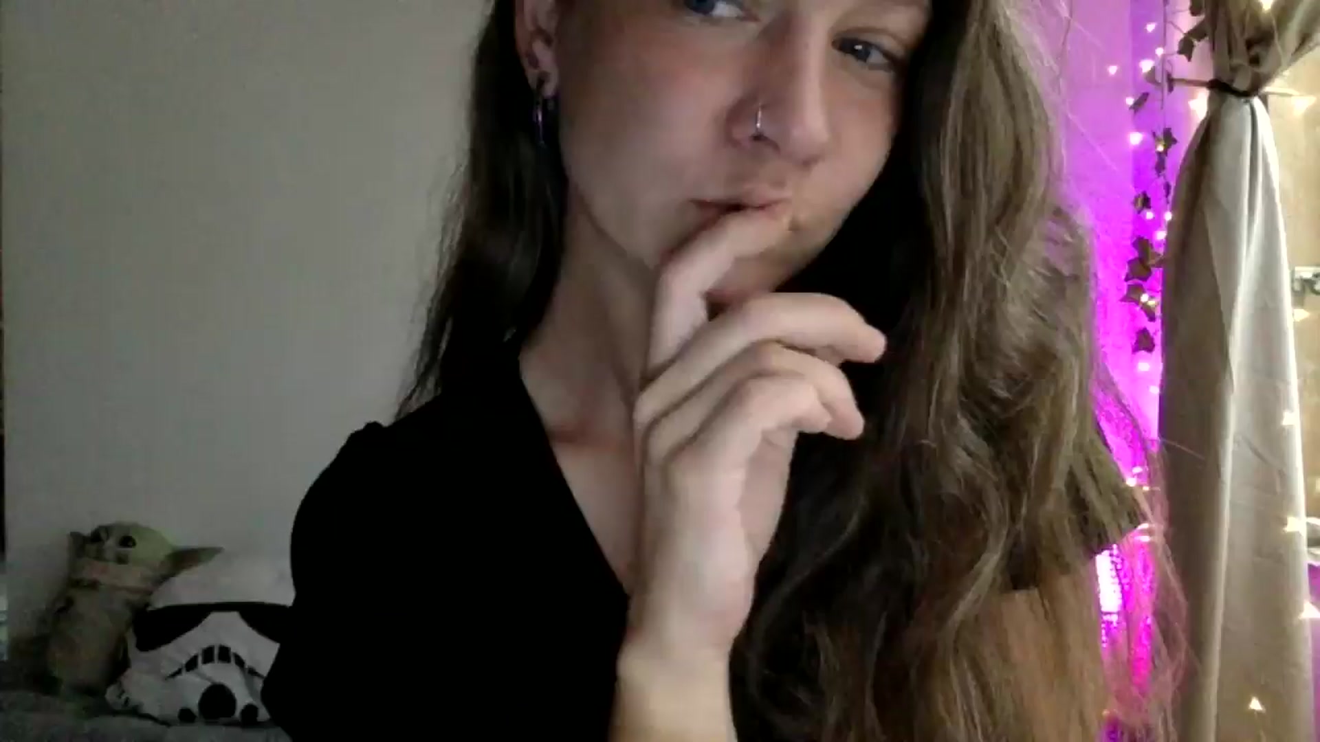 Gallery image thumbnail from Qi_ra's myfreecams stream on, 03/30/2025, 23:23 image 20 of 20