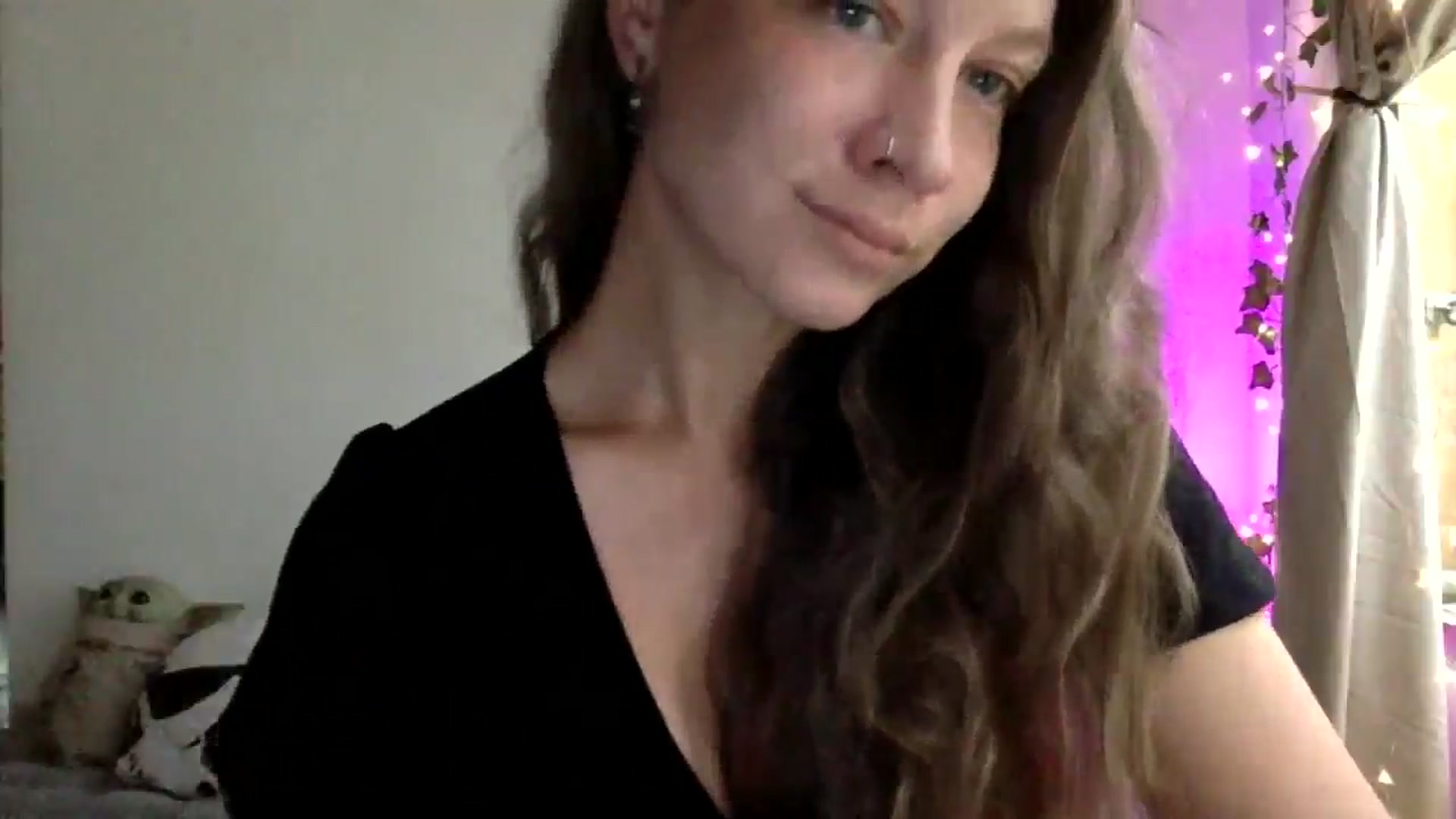 Gallery image thumbnail from Qi_ra's myfreecams stream on, 03/30/2025, 23:23 image 10 of 20
