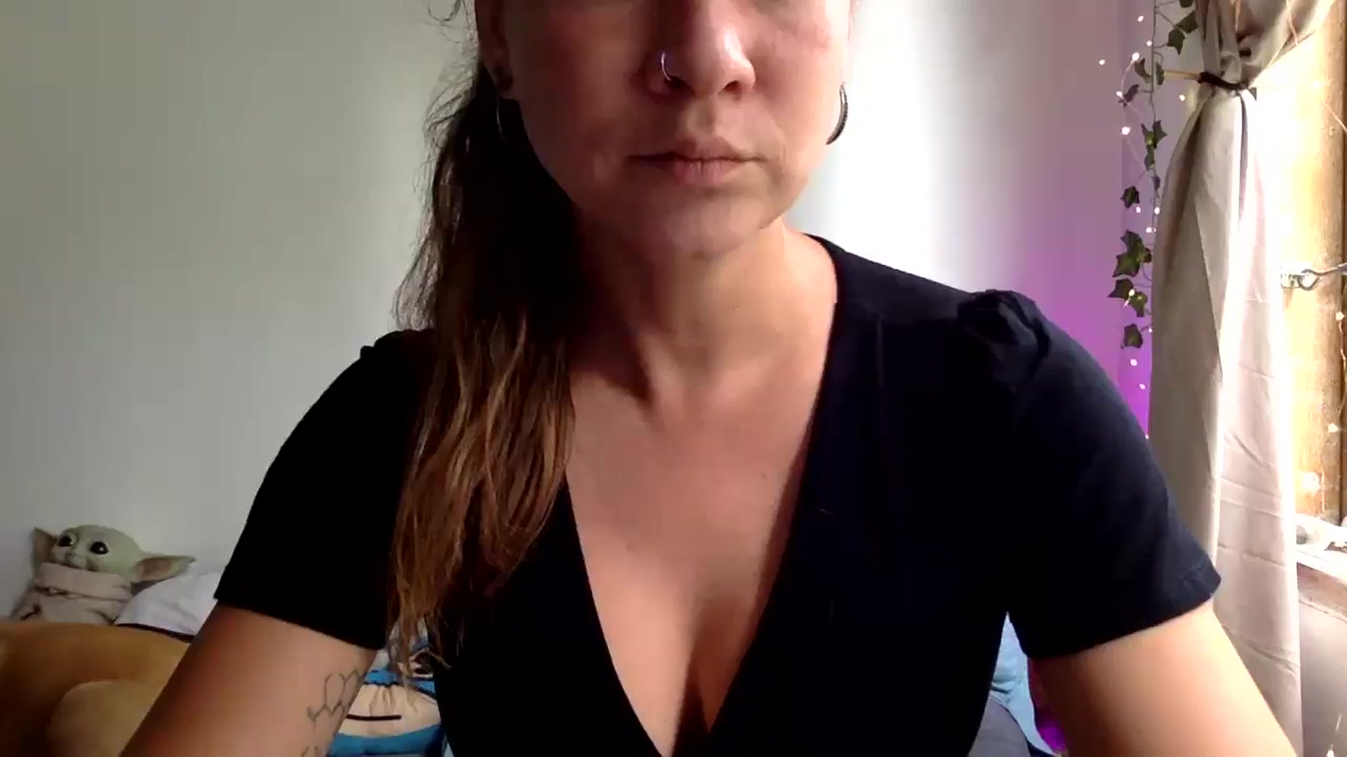 Gallery image thumbnail from Qi_ra's myfreecams stream on, 03/31/2025, 24:59 image 18 of 20