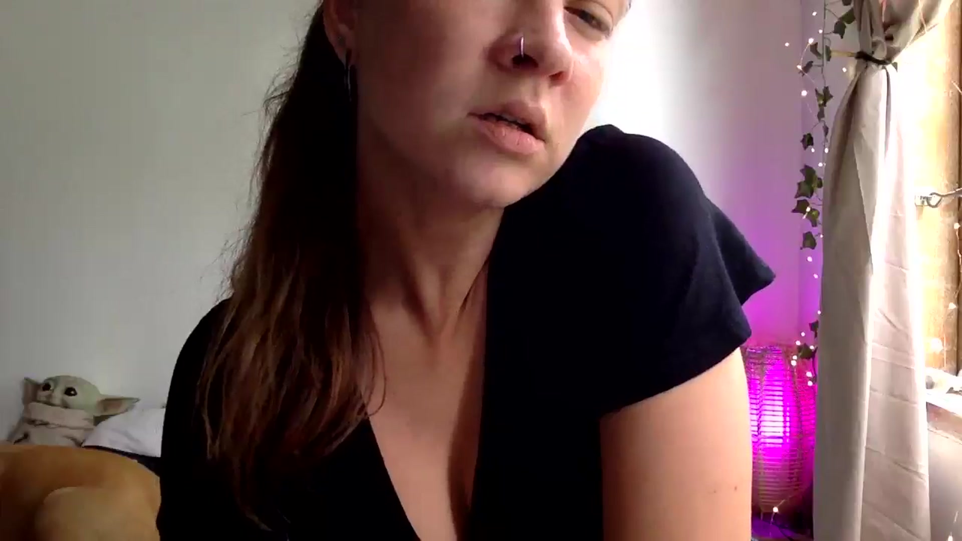 Gallery image thumbnail from Qi_ra's myfreecams stream on, 03/31/2025, 24:59 image 19 of 20