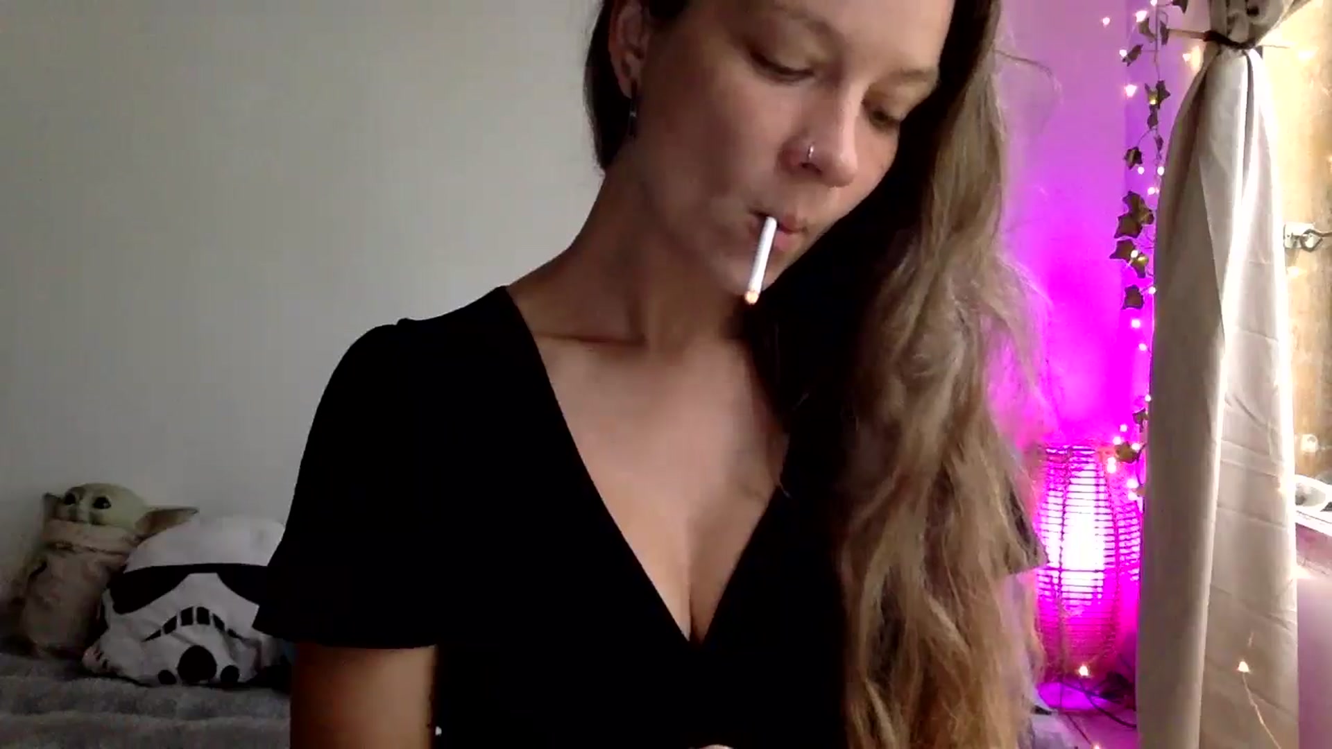Gallery image thumbnail from Qi_ra's myfreecams stream on, 03/31/2025, 01:00 image 11 of 20
