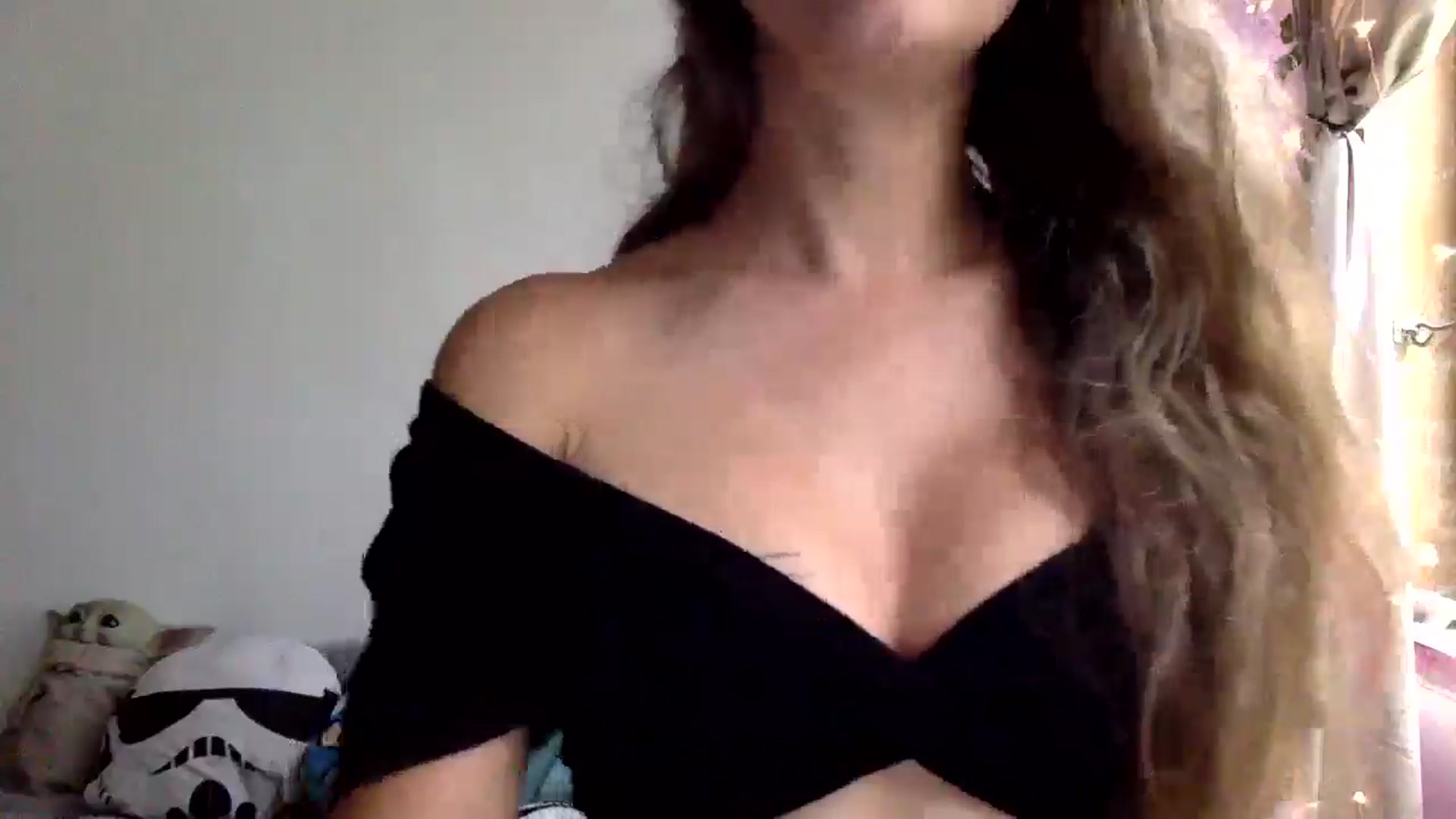 Gallery image thumbnail from Qi_ra's myfreecams stream on, 03/31/2025, 01:00 image 7 of 20