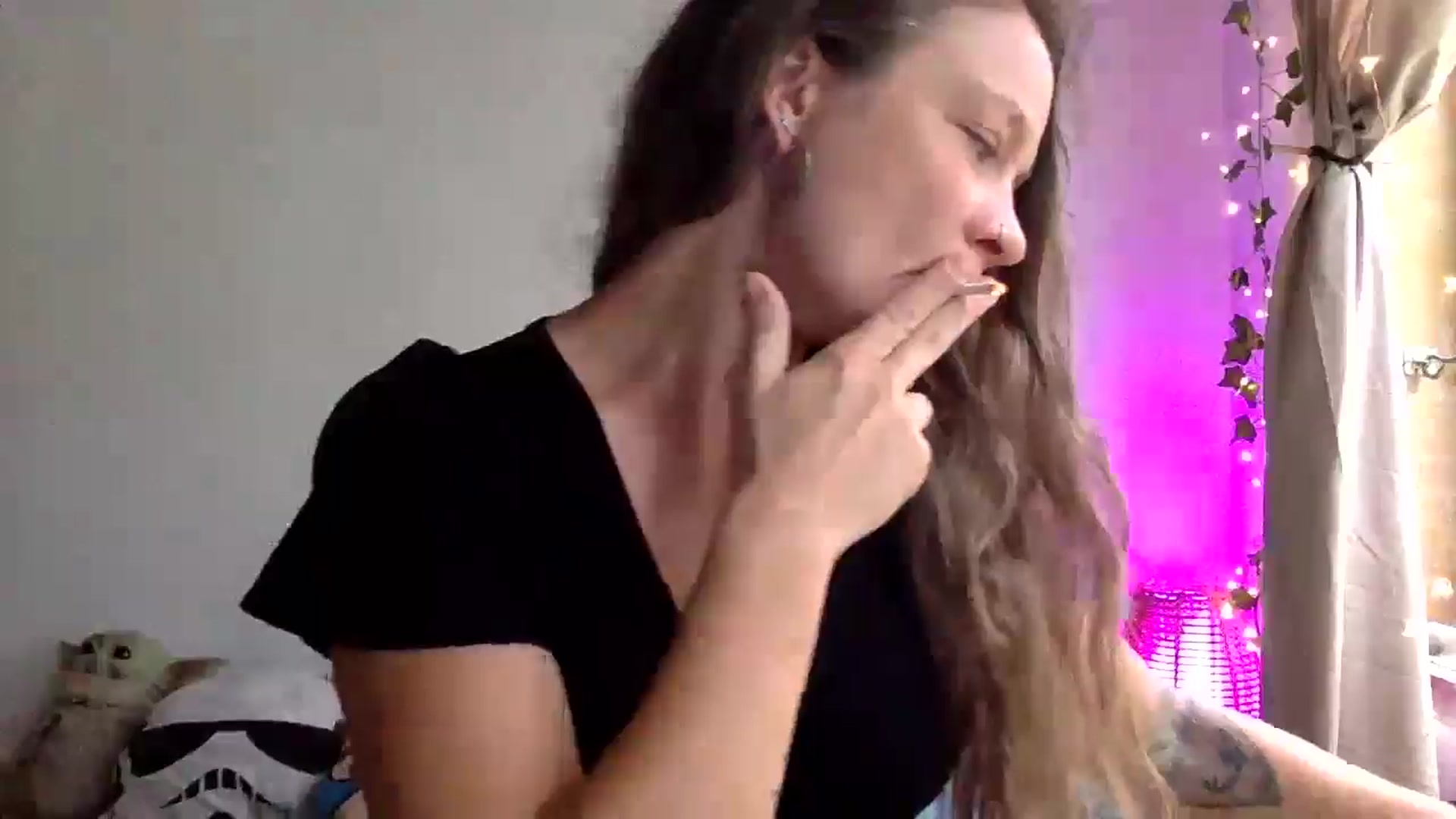 Gallery image thumbnail from Qi_ra's myfreecams stream on, 03/31/2025, 01:00 image 2 of 20