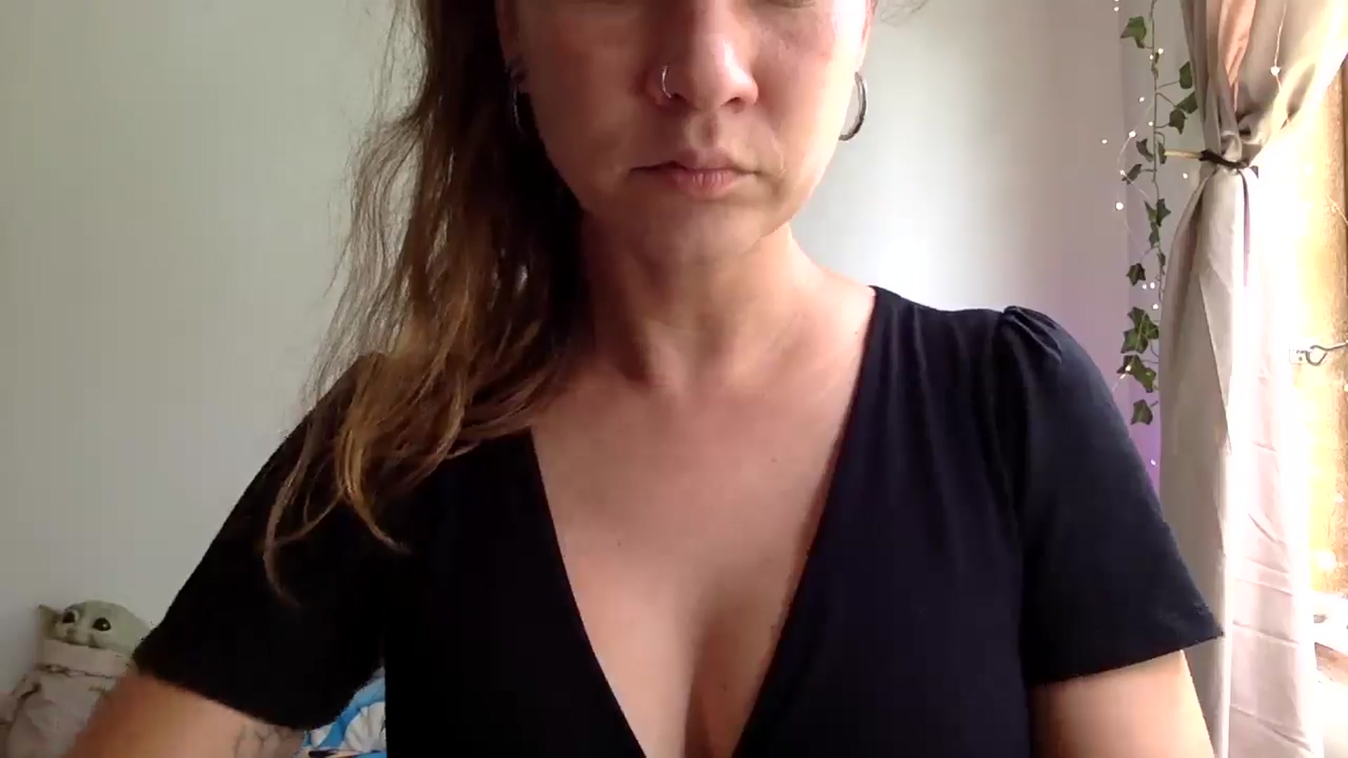Gallery image thumbnail from Qi_ra's myfreecams stream on, 03/31/2025, 03:37 image 13 of 20
