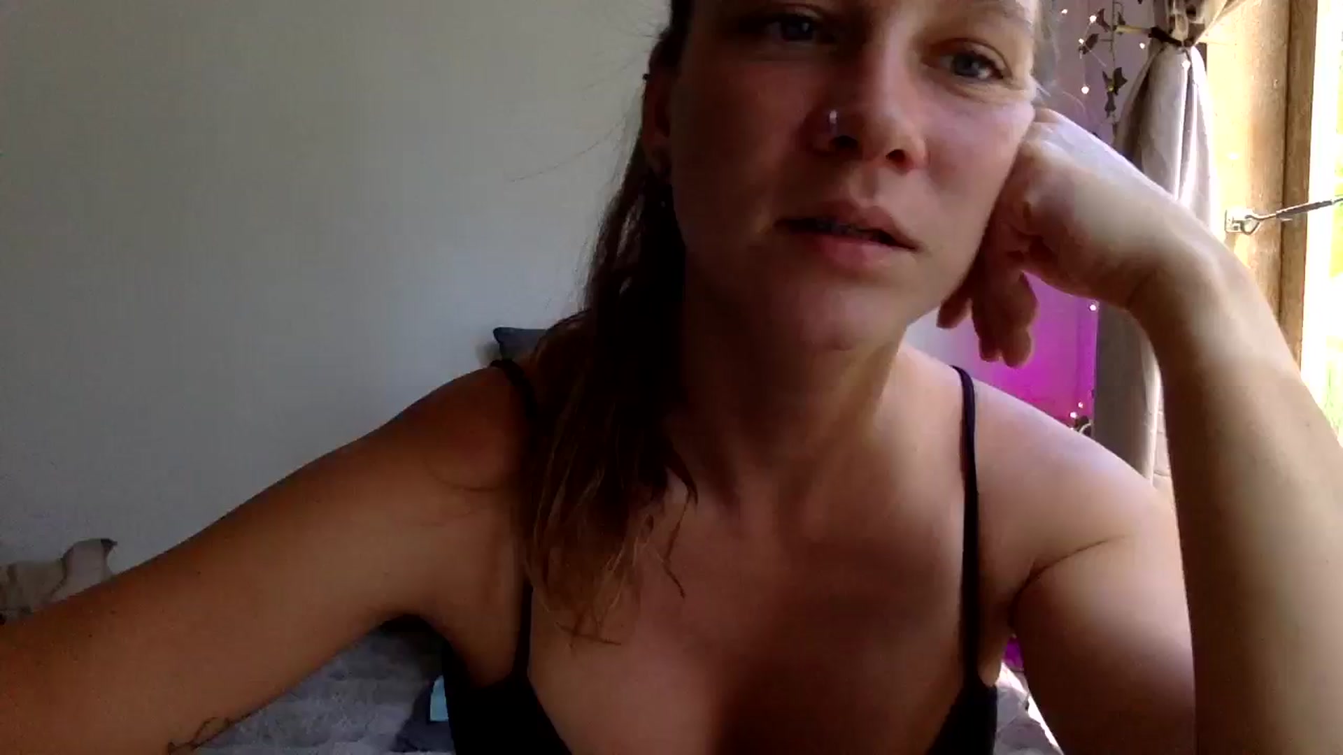 Gallery image thumbnail from Qi_ra's myfreecams stream on, 04/07/2025, 05:13 image 3 of 20
