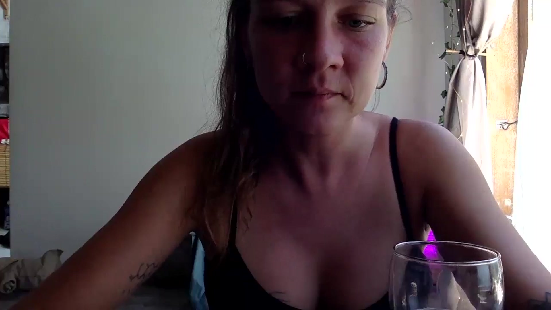 Gallery image thumbnail from Qi_ra's myfreecams stream on, 04/07/2025, 06:34 image 17 of 20