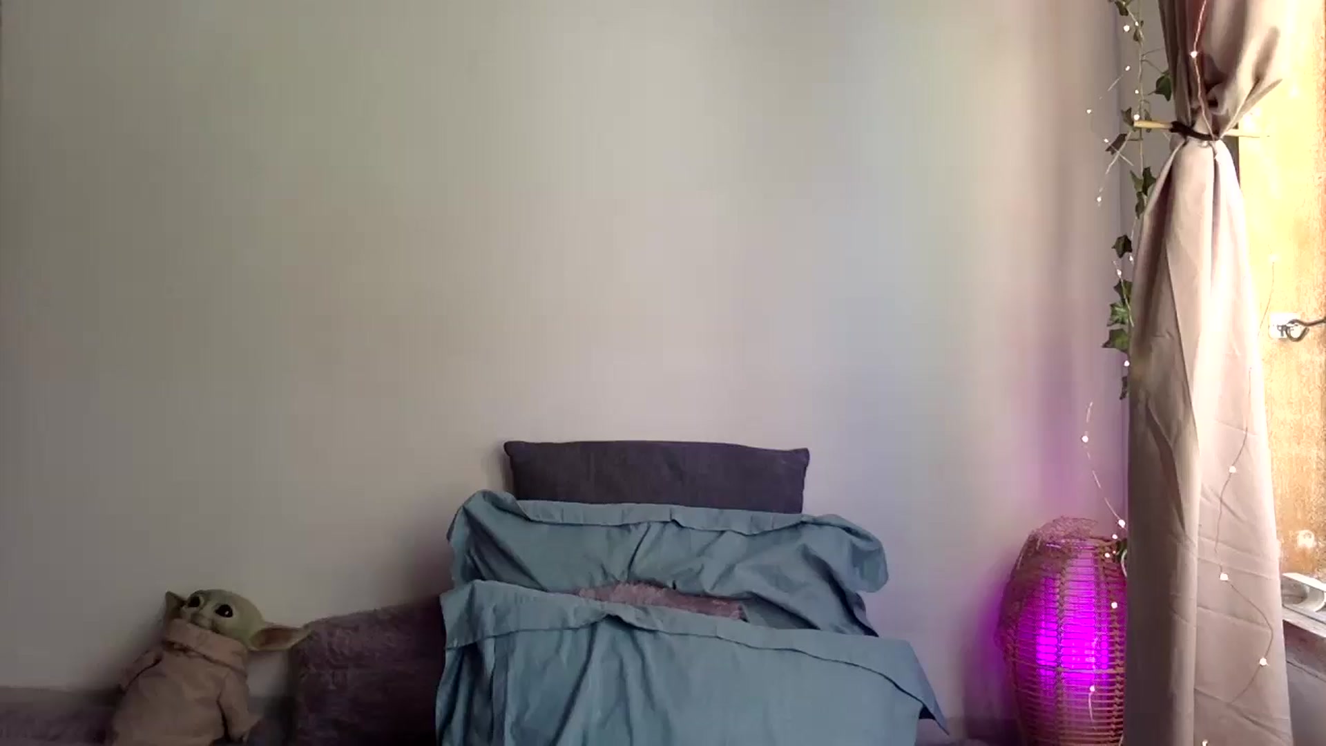 Gallery image thumbnail from Qi_ra's myfreecams stream on, 04/07/2025, 07:19 image 17 of 20