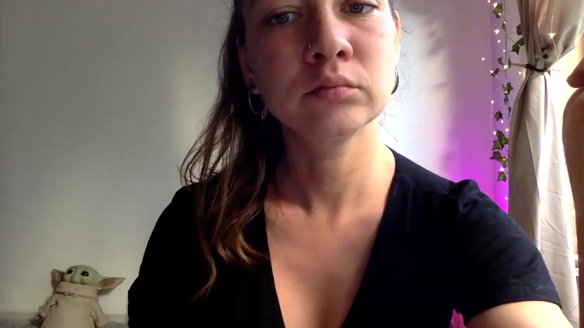 Gallery image thumbnail from Qi_ra's myfreecams stream on, 04/07/2025, 23:38 image 8 of 20