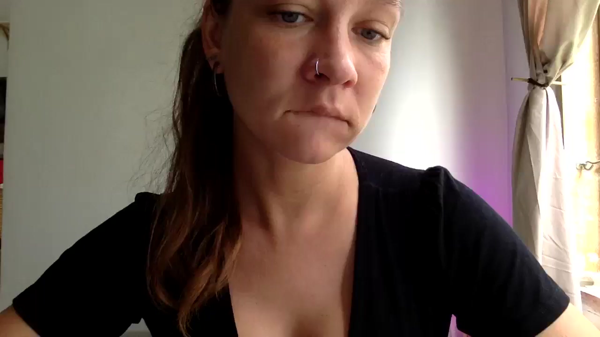 Gallery image thumbnail from Qi_ra's myfreecams stream on, 04/10/2025, 23:52 image 15 of 20
