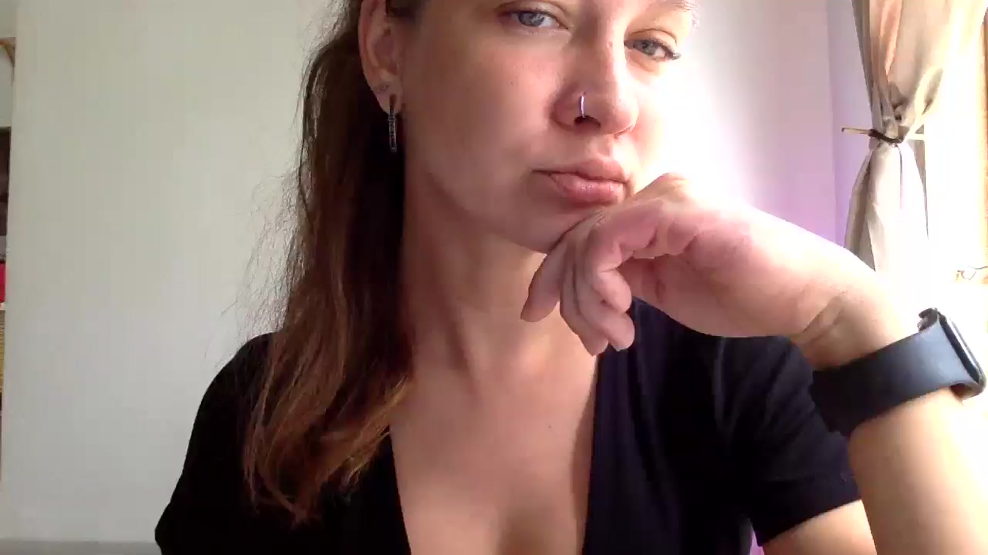 Gallery image thumbnail from Qi_ra's myfreecams stream on, 04/10/2025, 23:52 image 13 of 20