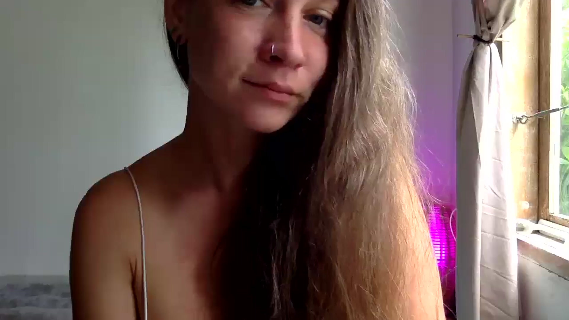 Gallery image thumbnail from Qi_ra's myfreecams stream on, 04/14/2025, 01:25 image 20 of 20