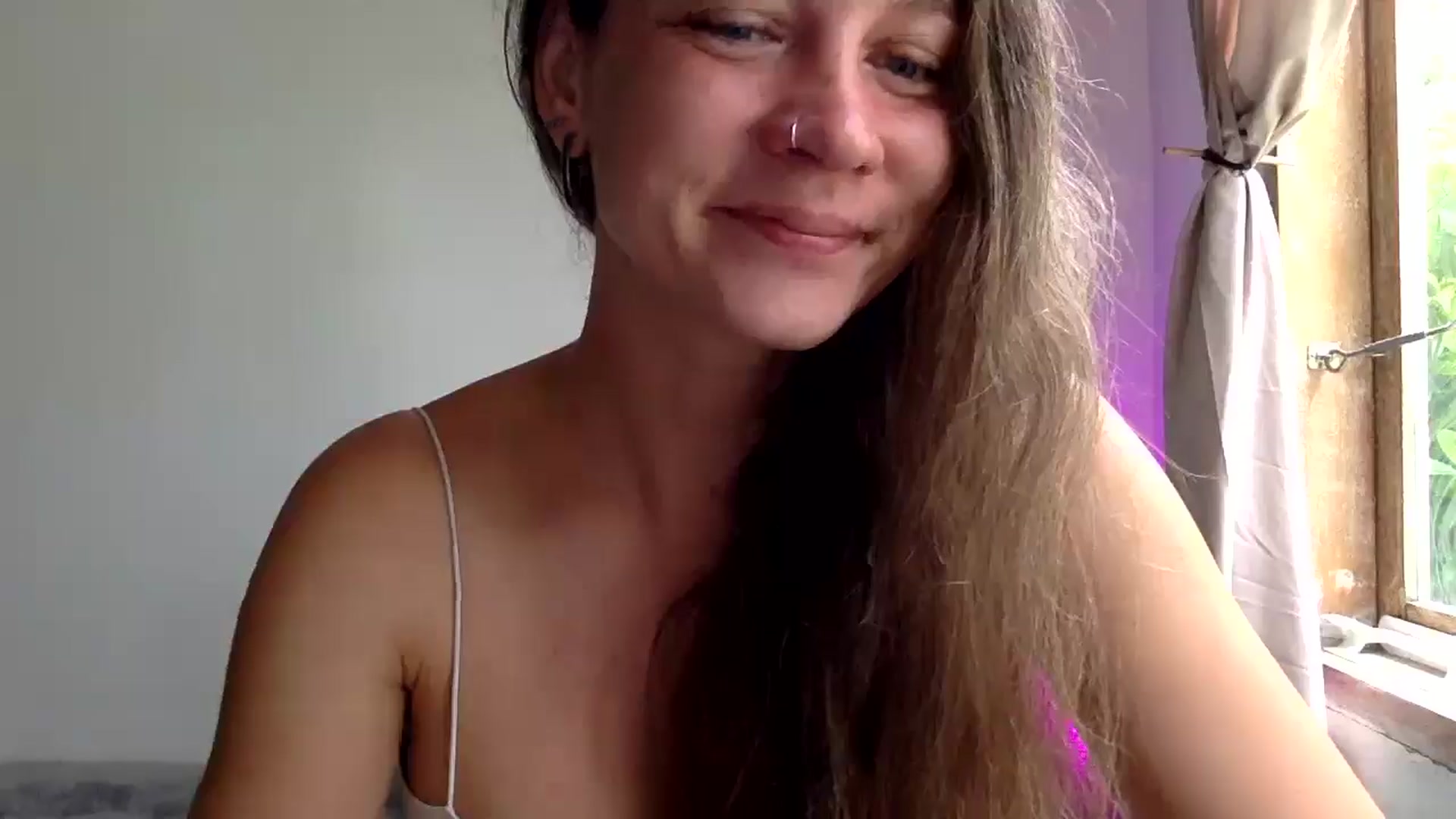 Gallery image thumbnail from Qi_ra's myfreecams stream on, 04/14/2025, 01:25 image 6 of 20