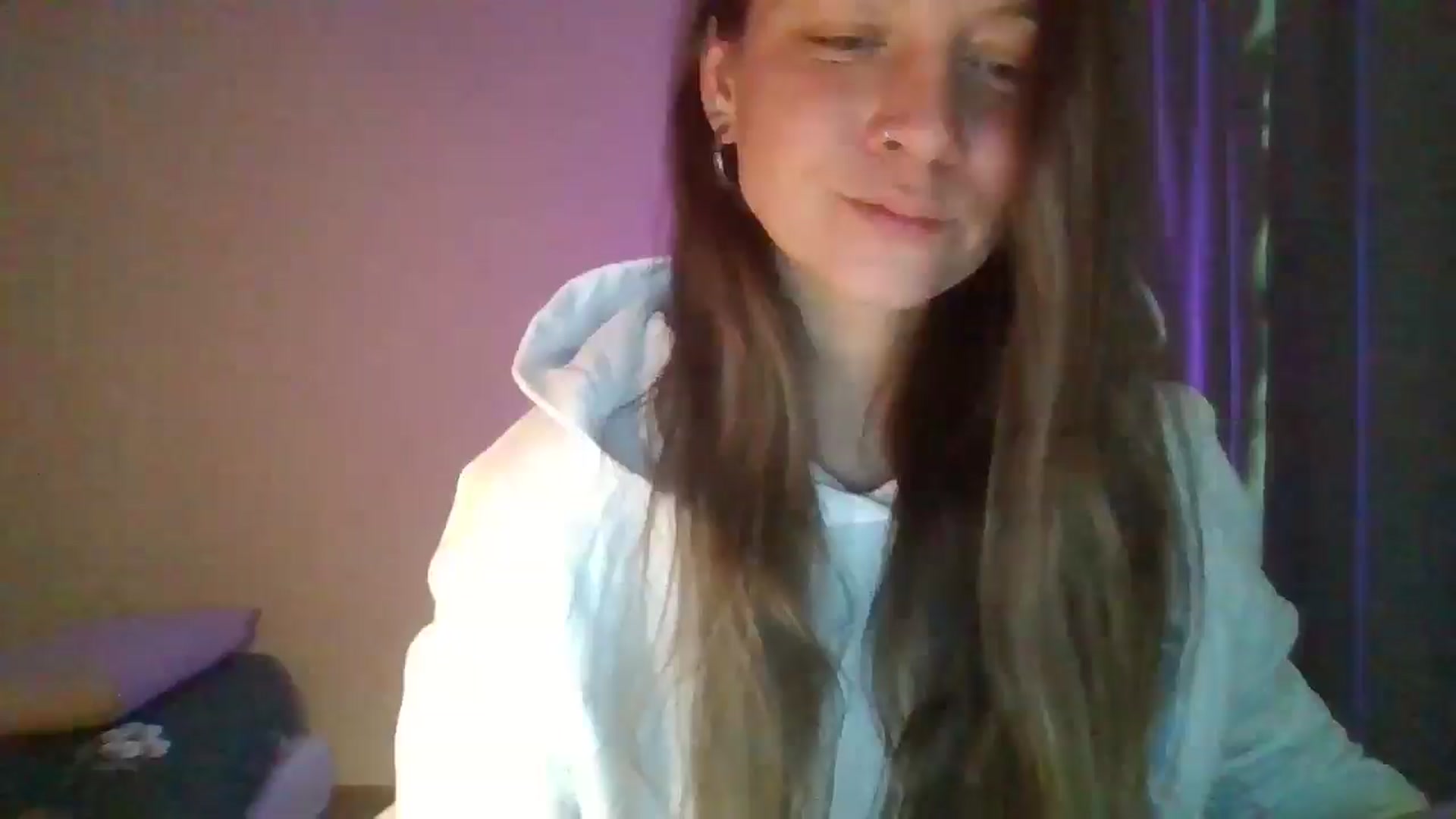 Gallery image thumbnail from Qi_ra's myfreecams stream on, 04/27/2025, 10:57 image 18 of 20