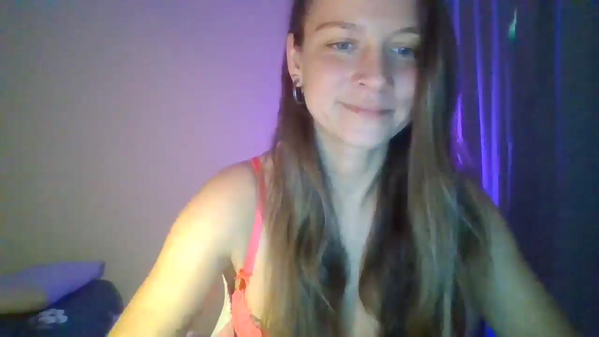 Gallery image thumbnail from Qi_ra's myfreecams stream on, 04/27/2025, 10:57 image 7 of 20