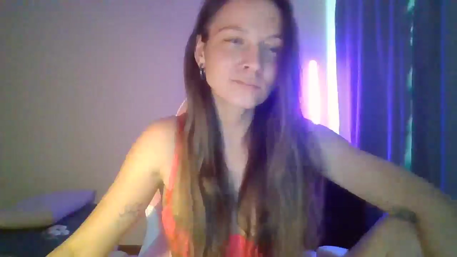 Gallery image thumbnail from Qi_ra's myfreecams stream on, 04/27/2025, 11:54 image 7 of 20