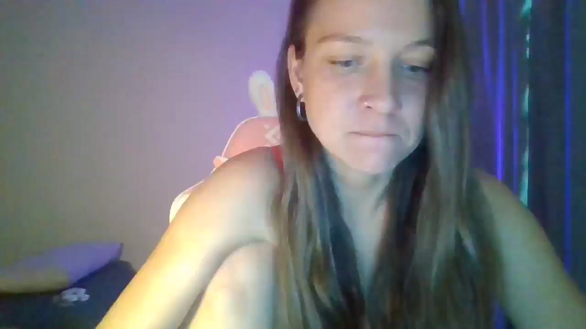 Gallery image thumbnail from Qi_ra's myfreecams stream on, 04/27/2025, 11:54 image 4 of 20