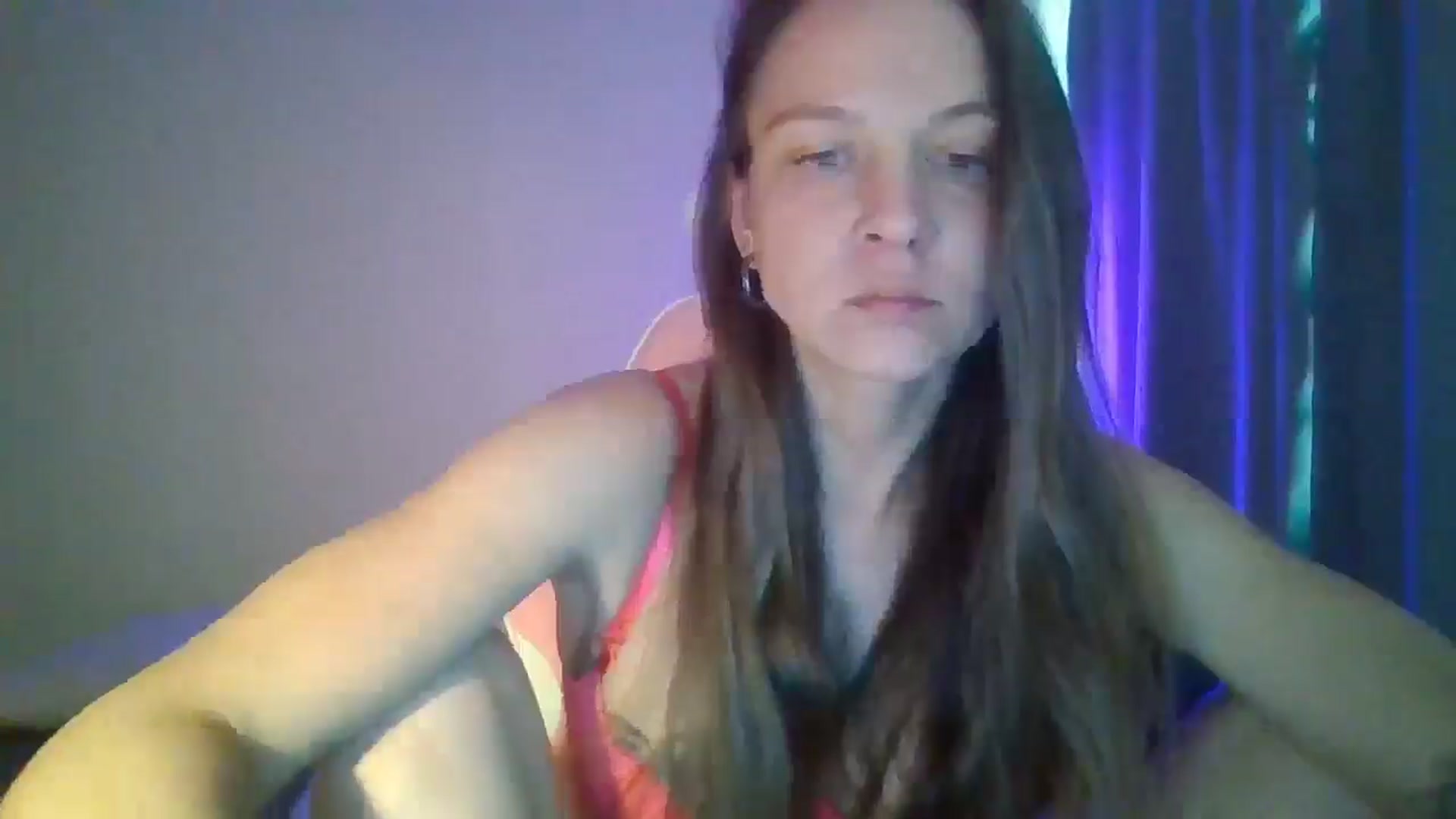 Gallery image thumbnail from Qi_ra's myfreecams stream on, 04/27/2025, 11:54 image 17 of 20