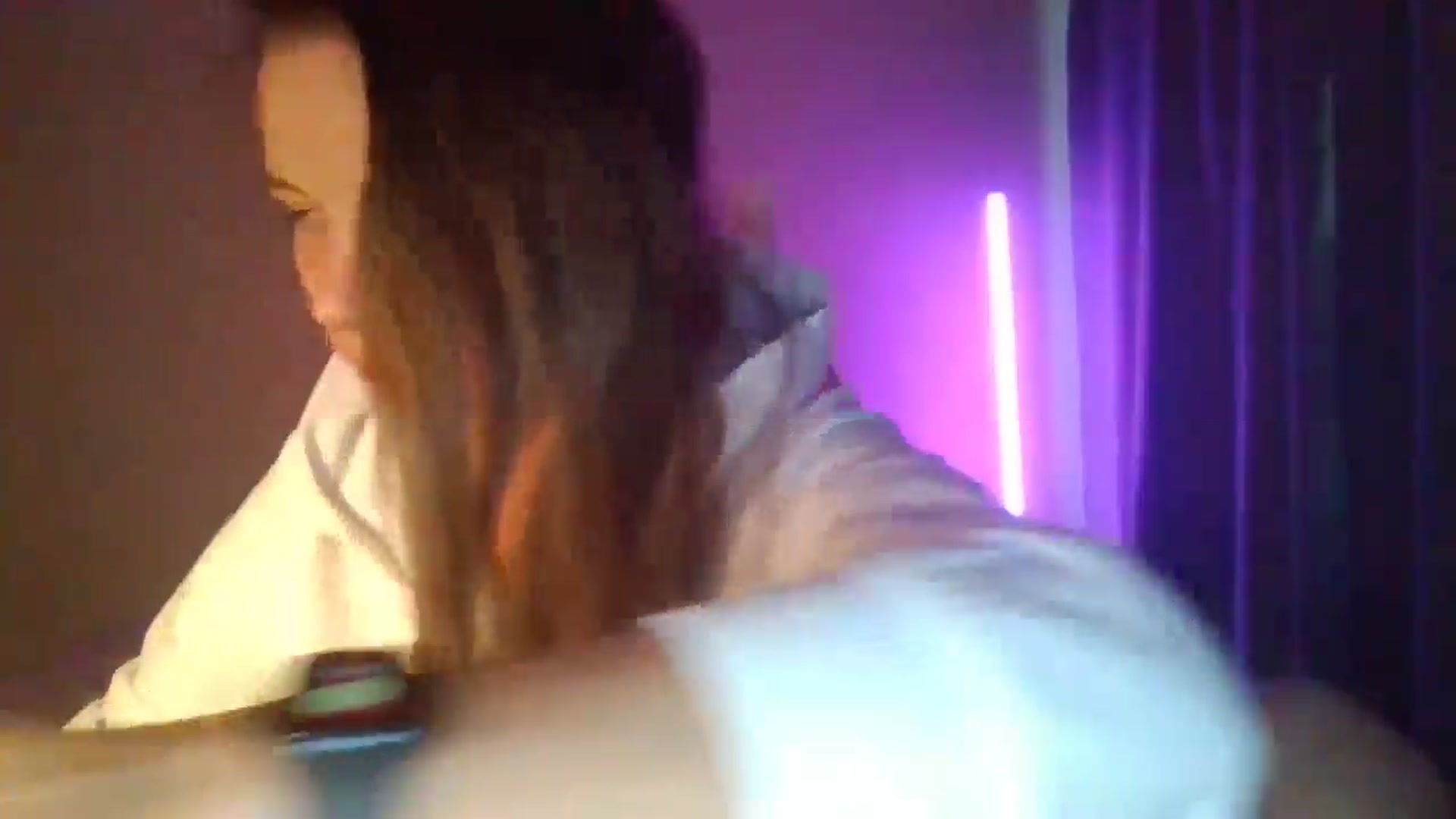 Gallery image thumbnail from Qi_ra's myfreecams stream on, 04/27/2025, 15:02 image 4 of 20