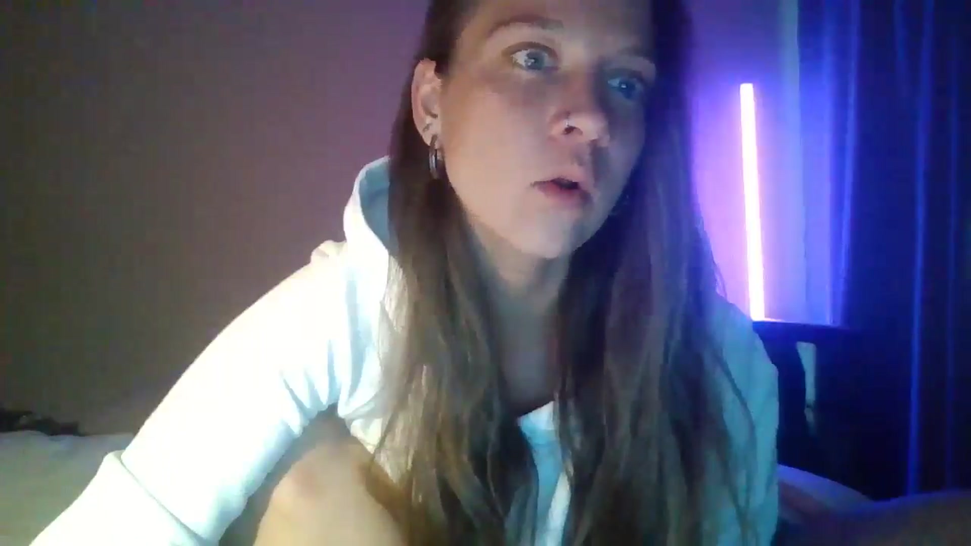Gallery image thumbnail from Qi_ra's myfreecams stream on, 04/27/2025, 15:38 image 16 of 20