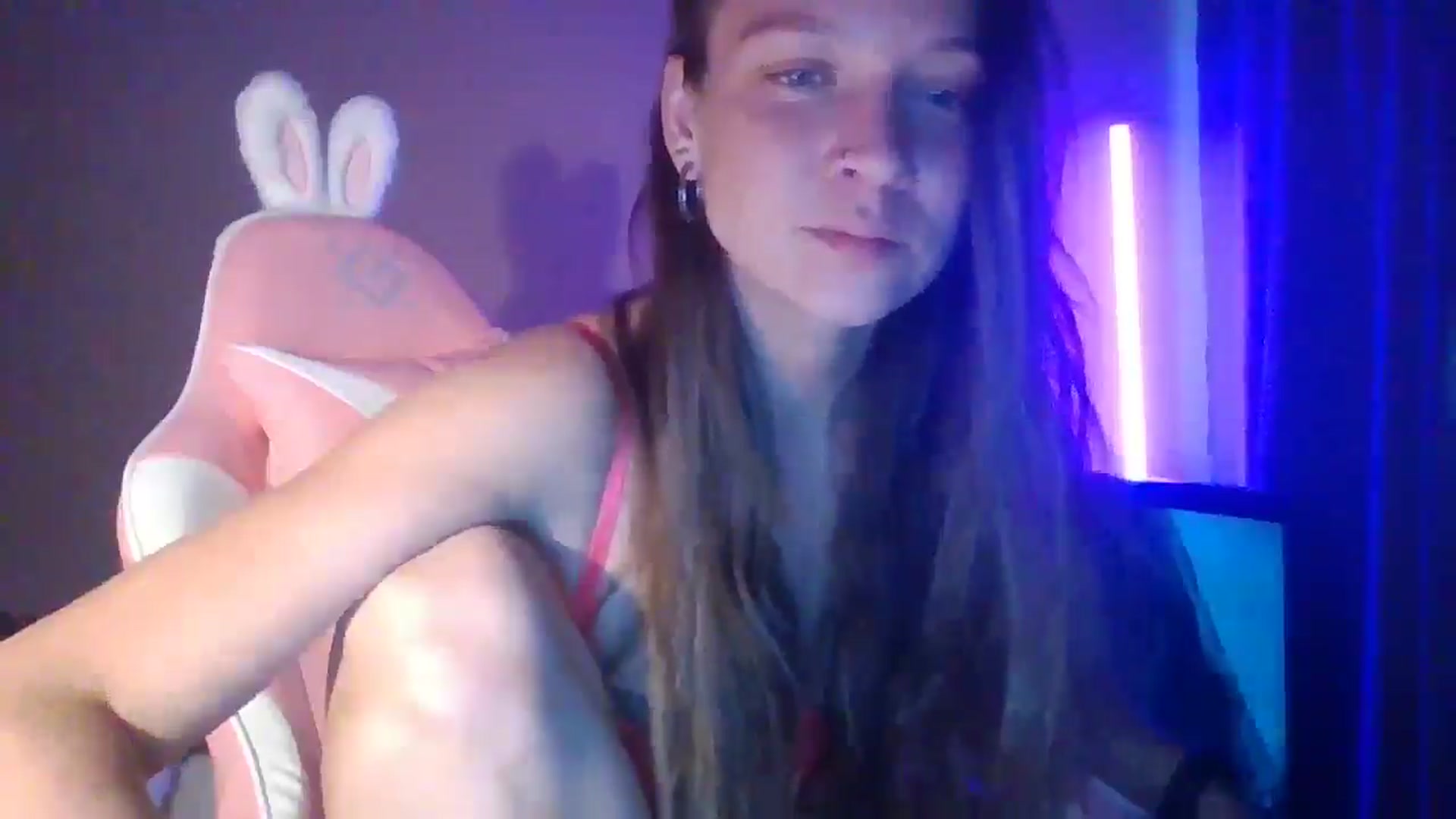 Gallery image thumbnail from Qi_ra's myfreecams stream on, 04/27/2025, 15:38 image 6 of 20