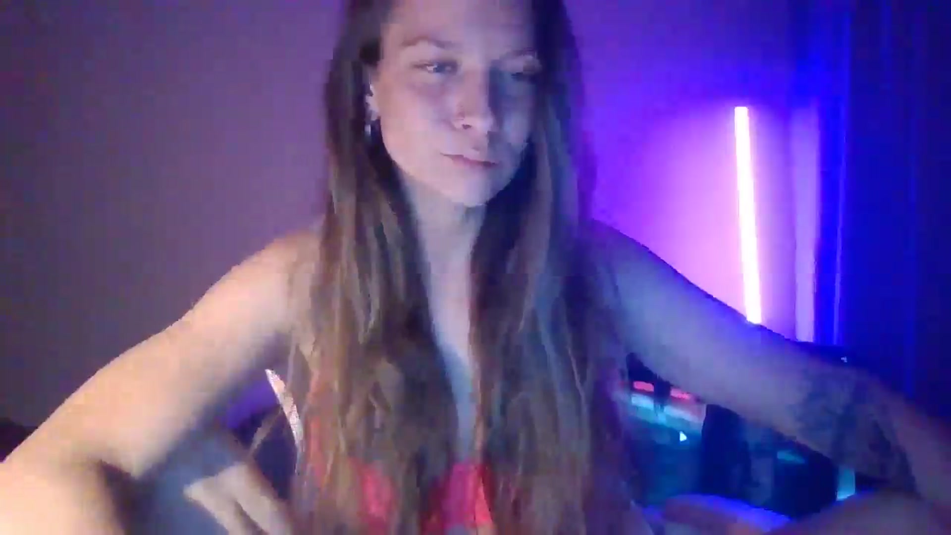Gallery image thumbnail from Qi_ra's myfreecams stream on, 04/27/2025, 17:53 image 10 of 20