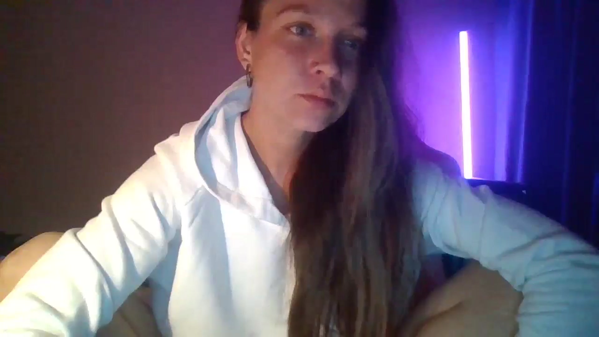 Gallery image thumbnail from Qi_ra's myfreecams stream on, 04/27/2025, 17:53 image 18 of 20