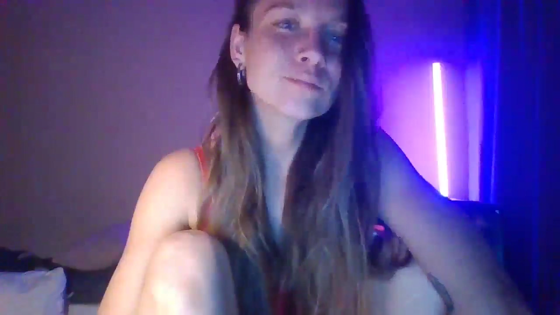 Gallery image thumbnail from Qi_ra's myfreecams stream on, 04/27/2025, 17:53 image 9 of 20