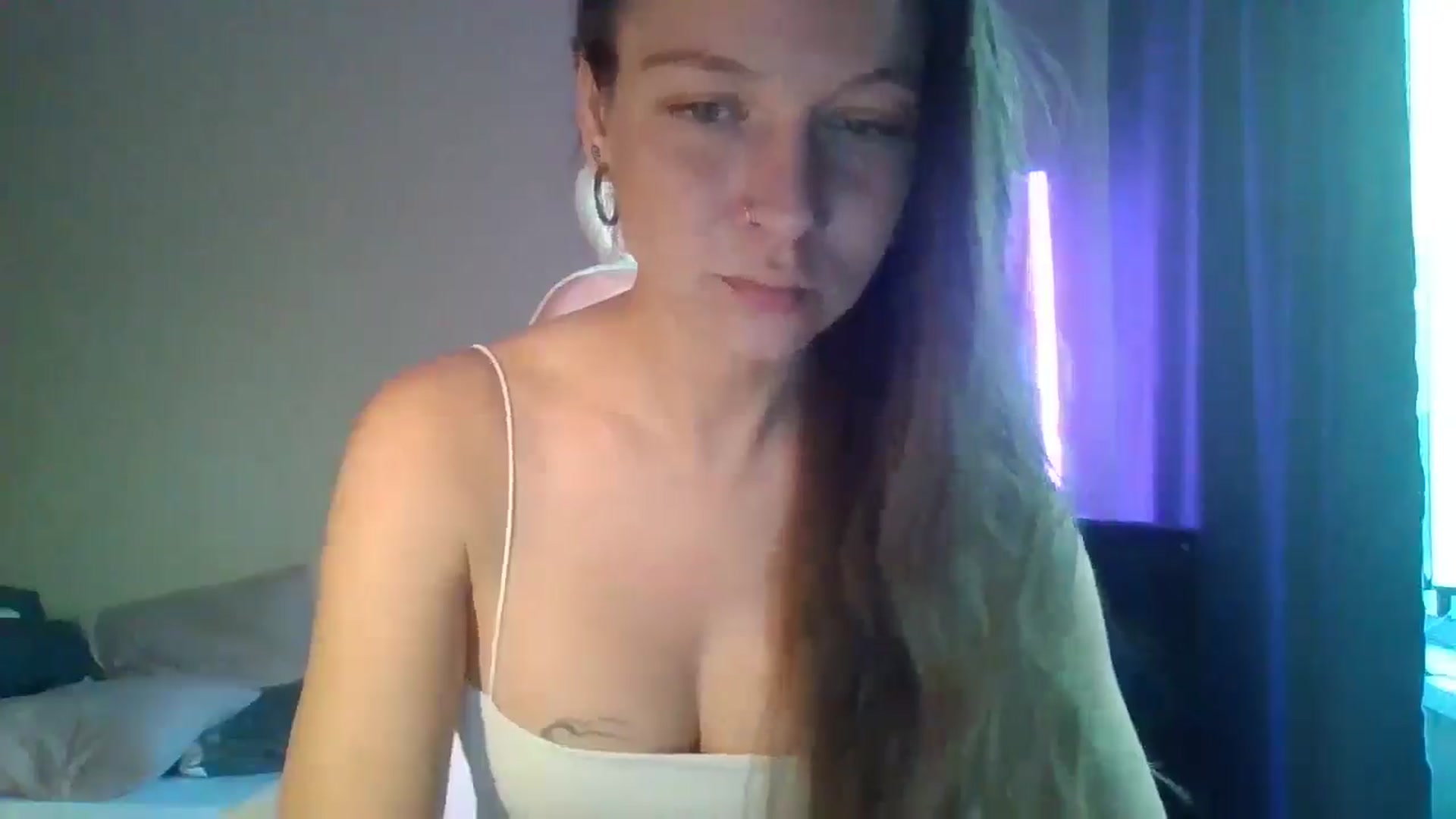 Gallery image thumbnail from Qi_ra's myfreecams stream on, 04/28/2025, 07:39 image 20 of 20
