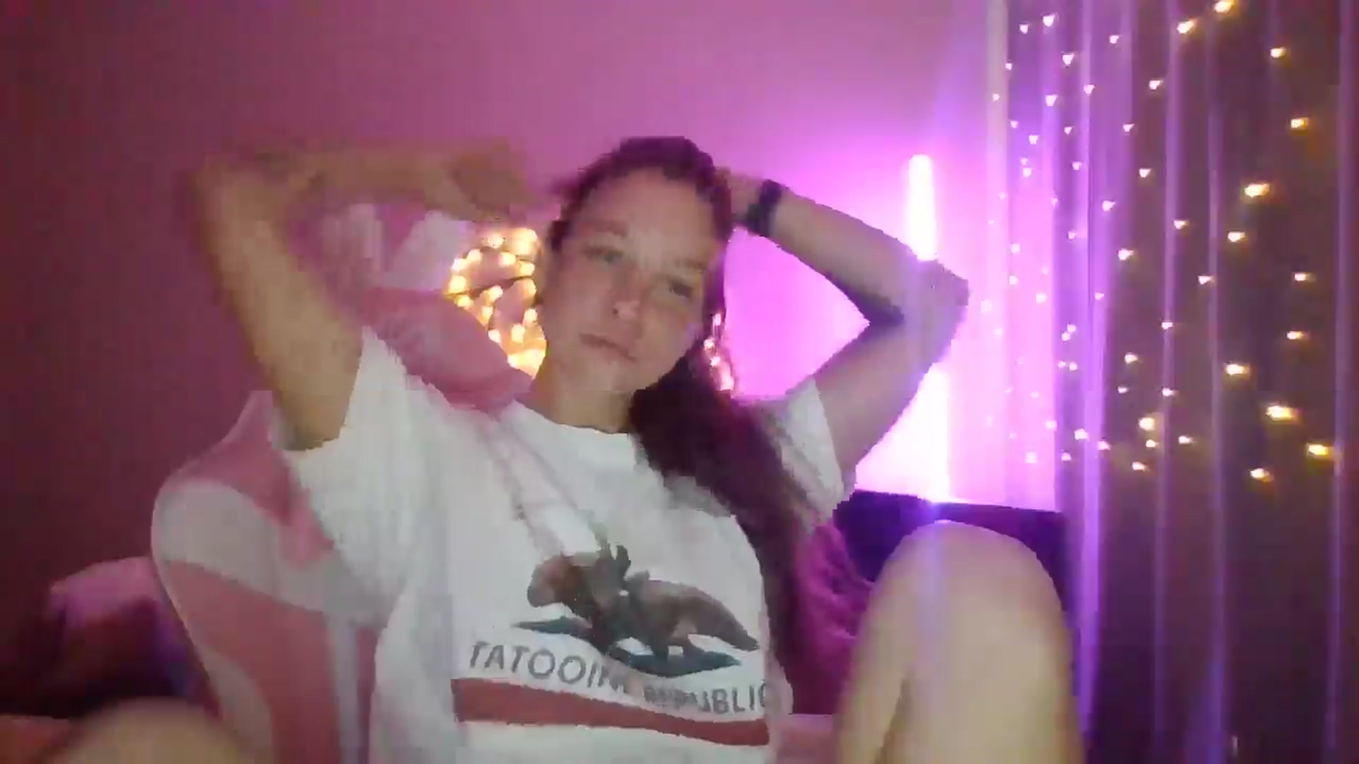 Gallery image thumbnail from Qi_ra's myfreecams stream on, 04/29/2025, 06:31 image 19 of 20
