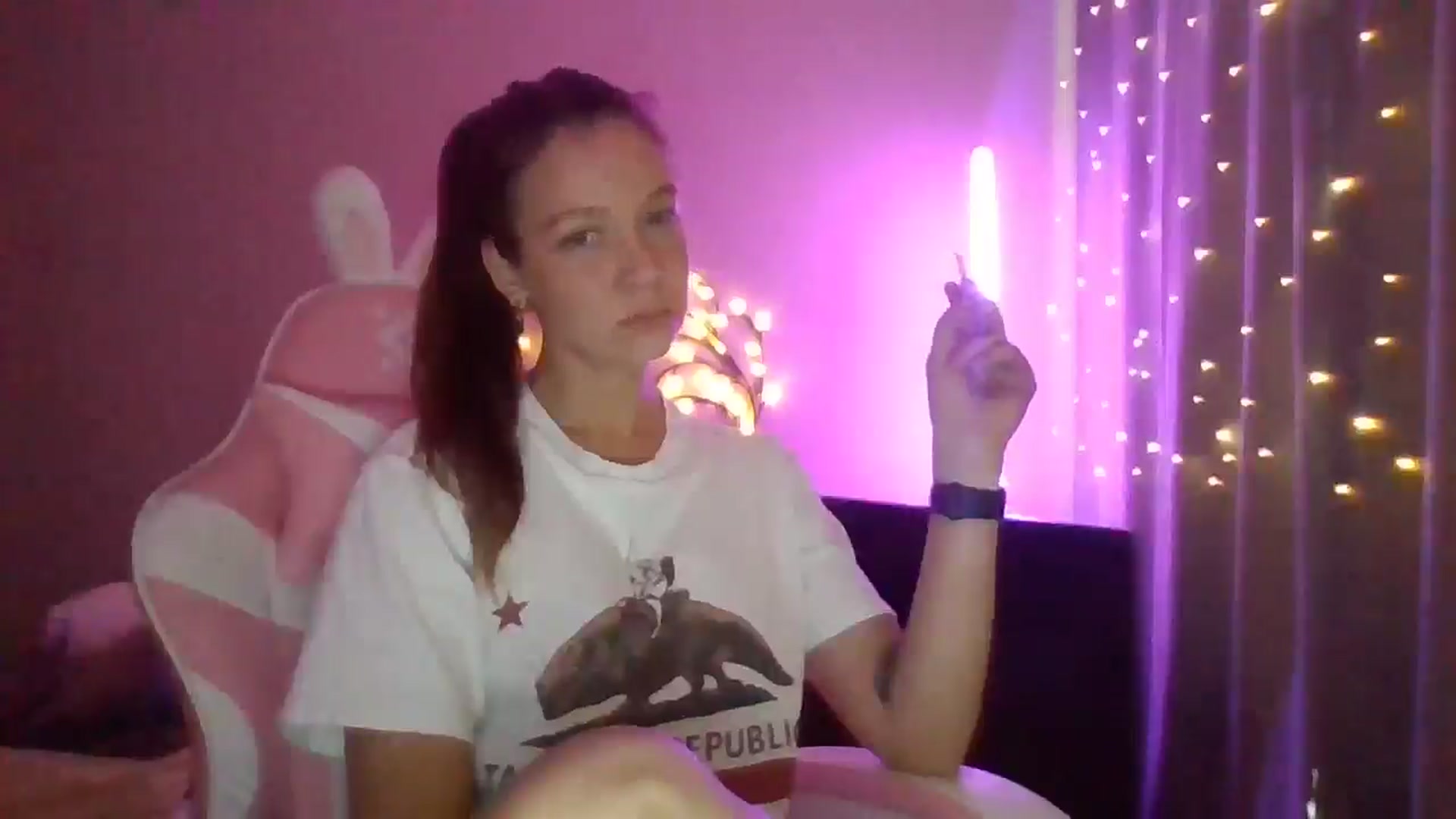 Gallery image thumbnail from Qi_ra's myfreecams stream on, 04/29/2025, 07:35 image 4 of 20