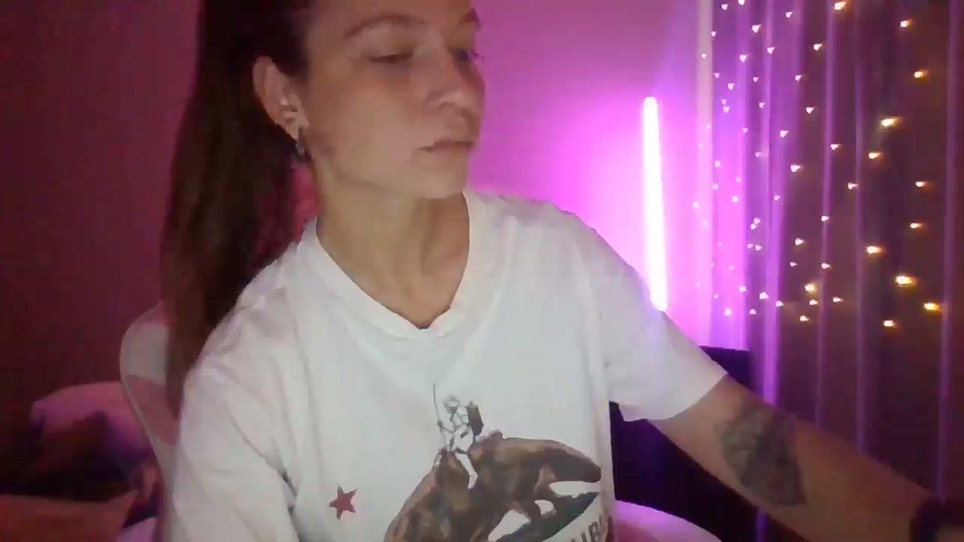 Gallery image thumbnail from Qi_ra's myfreecams stream on, 04/29/2025, 07:35 image 3 of 20