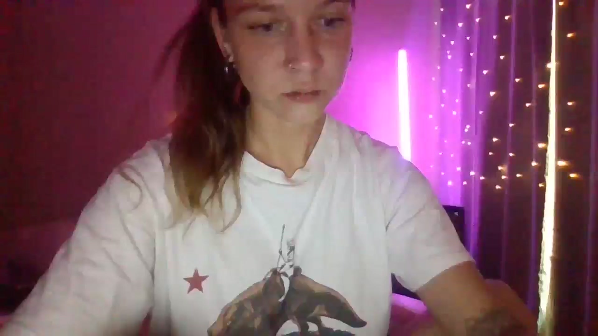 Gallery image thumbnail from Qi_ra's myfreecams stream on, 04/29/2025, 16:06 image 14 of 20