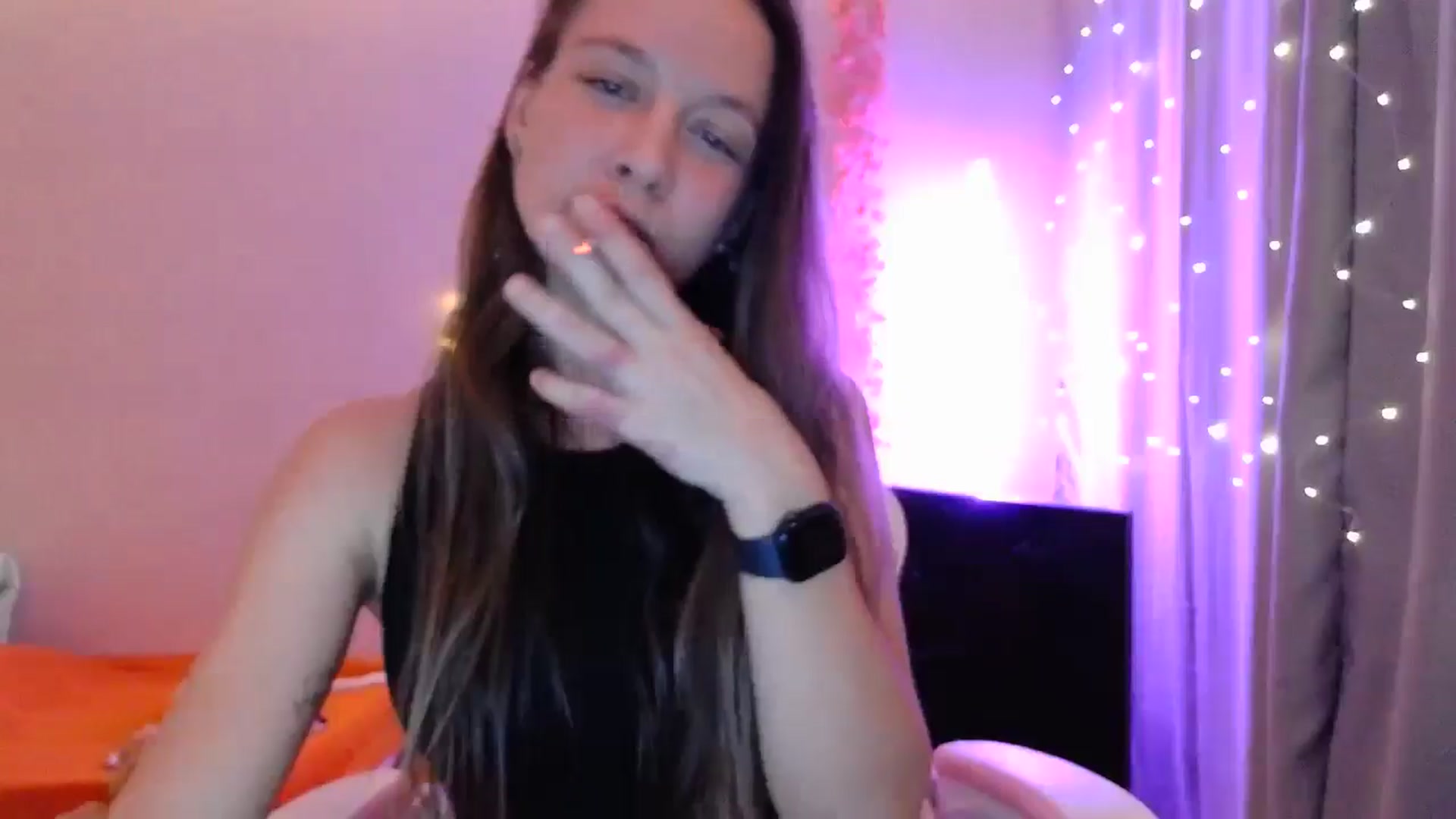 Gallery image thumbnail from Qi_ra's myfreecams stream on, 05/03/2025, 19:05 image 4 of 20