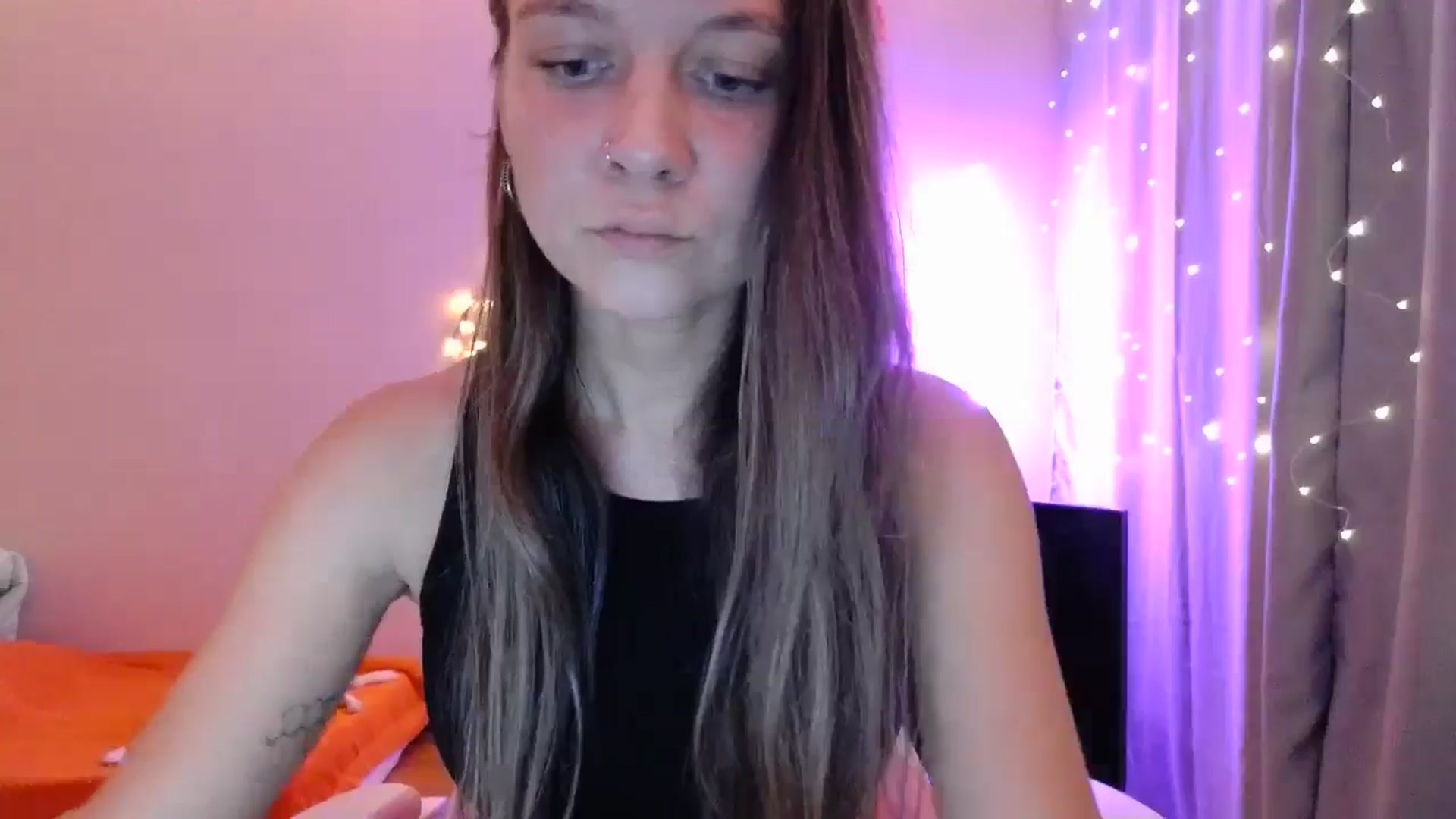 Gallery image thumbnail from Qi_ra's myfreecams stream on, 05/03/2025, 19:05 image 7 of 20