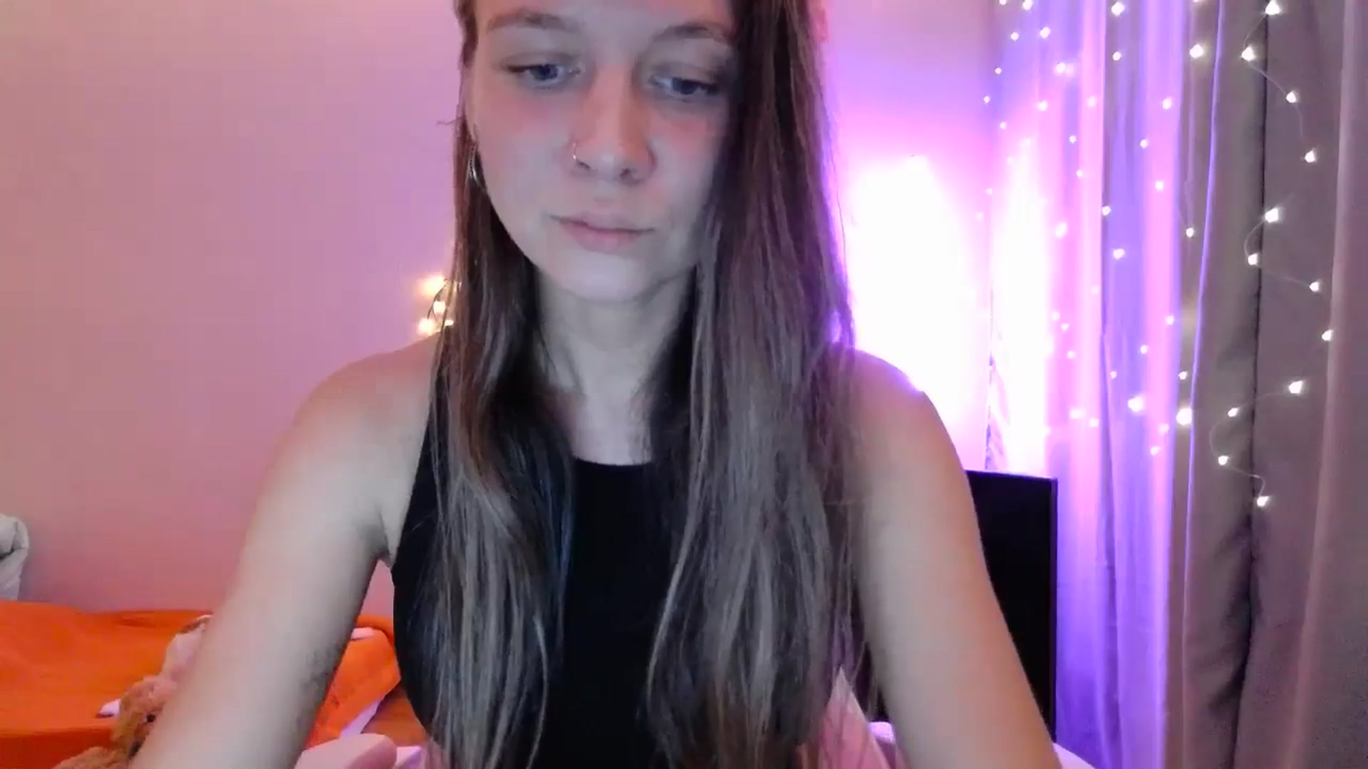 Gallery image thumbnail from Qi_ra's myfreecams stream on, 05/03/2025, 19:05 image 8 of 20