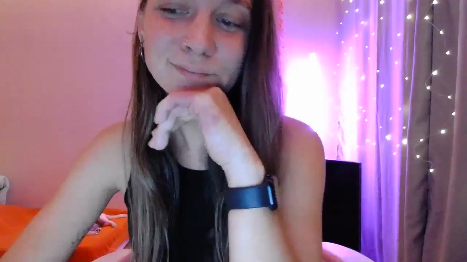 Gallery image thumbnail from Qi_ra's myfreecams stream on, 05/03/2025, 19:05 image 11 of 20