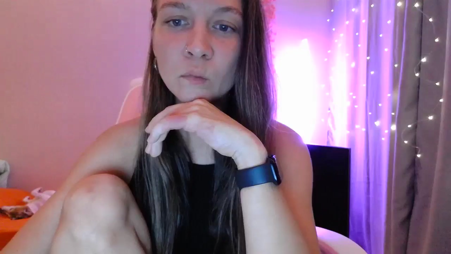 Gallery image thumbnail from Qi_ra's myfreecams stream on, 05/03/2025, 19:33 image 19 of 20